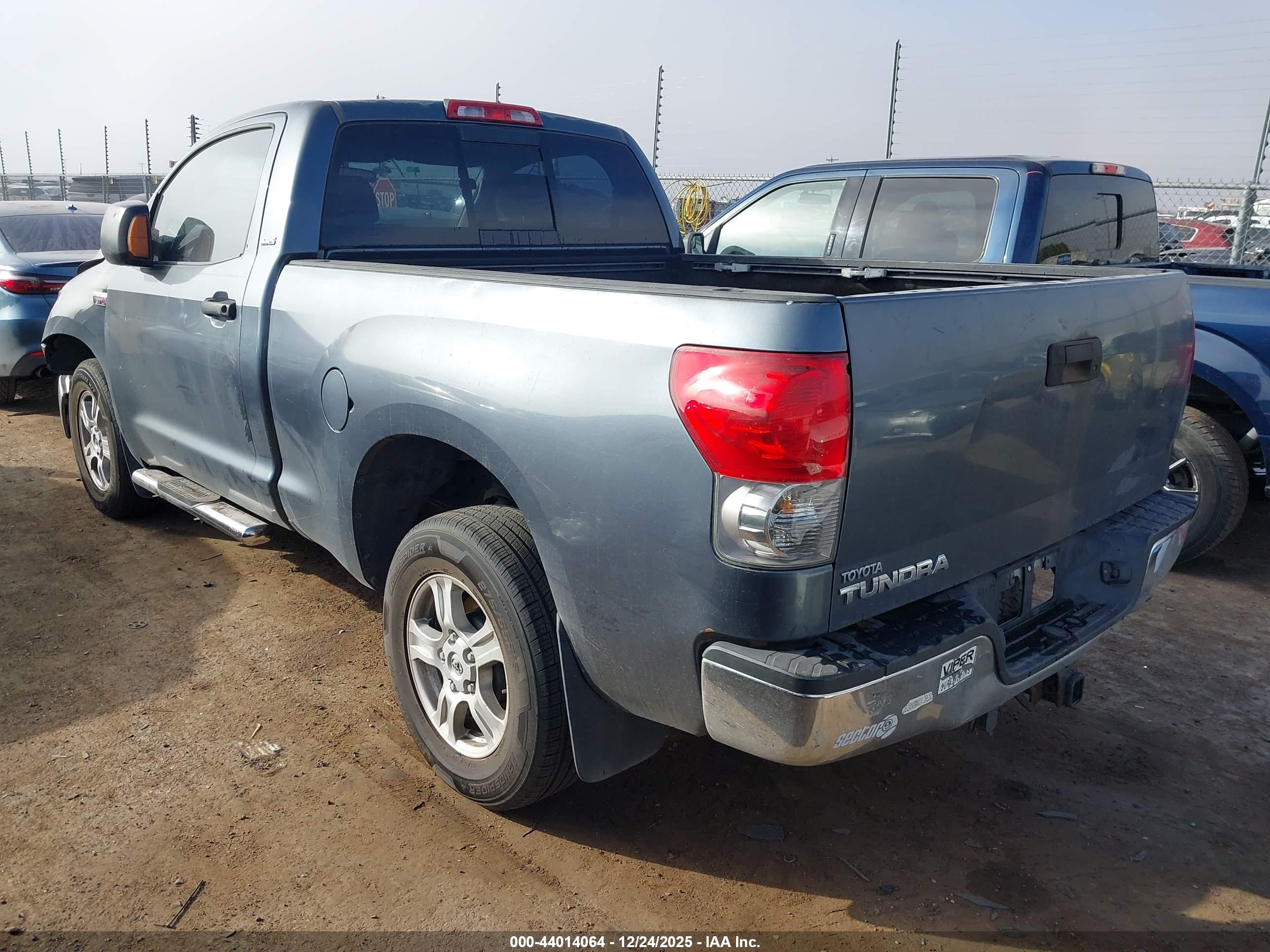 TOYOTA TUNDRA image 3