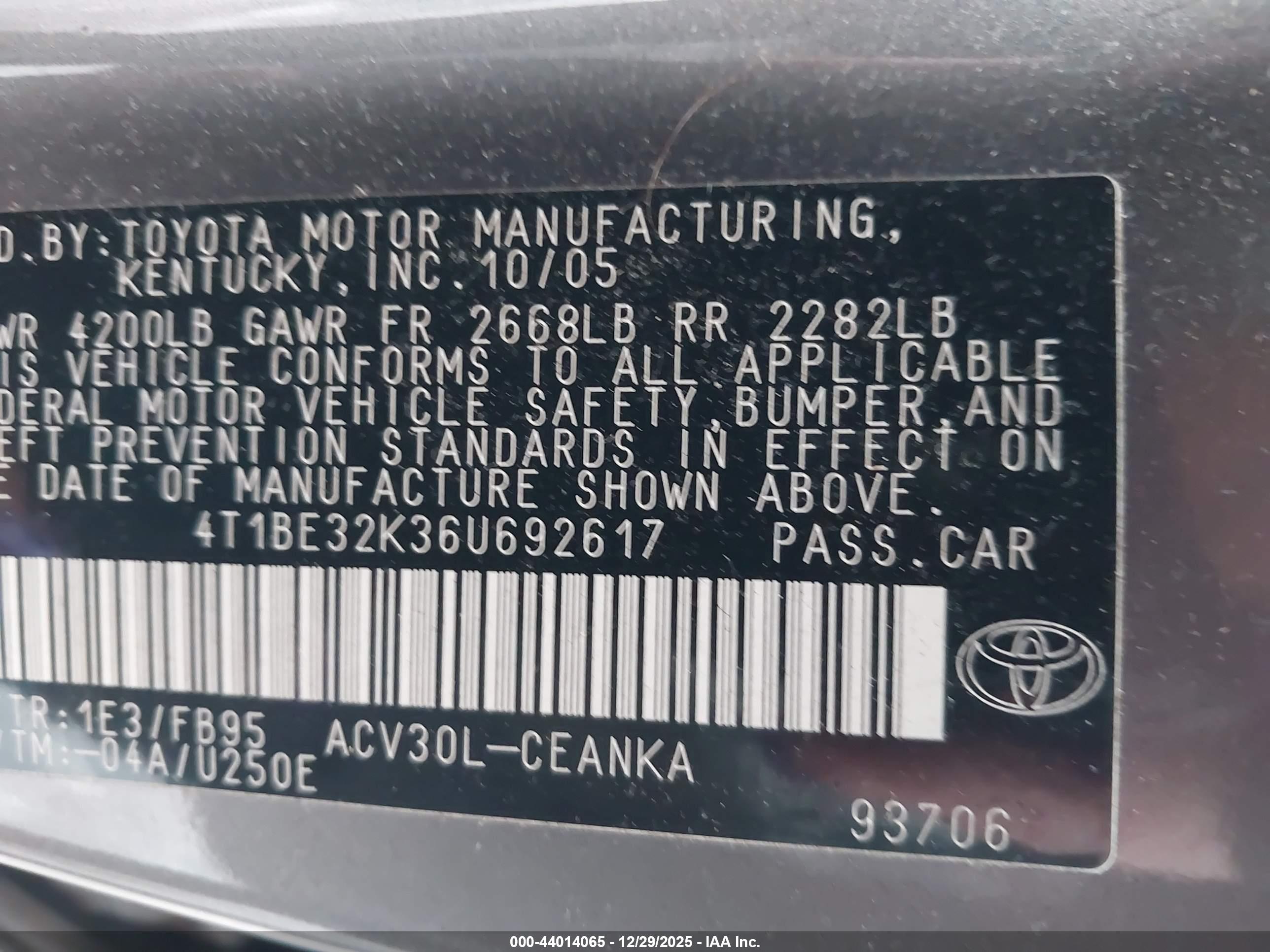 TOYOTA CAMRY image 9