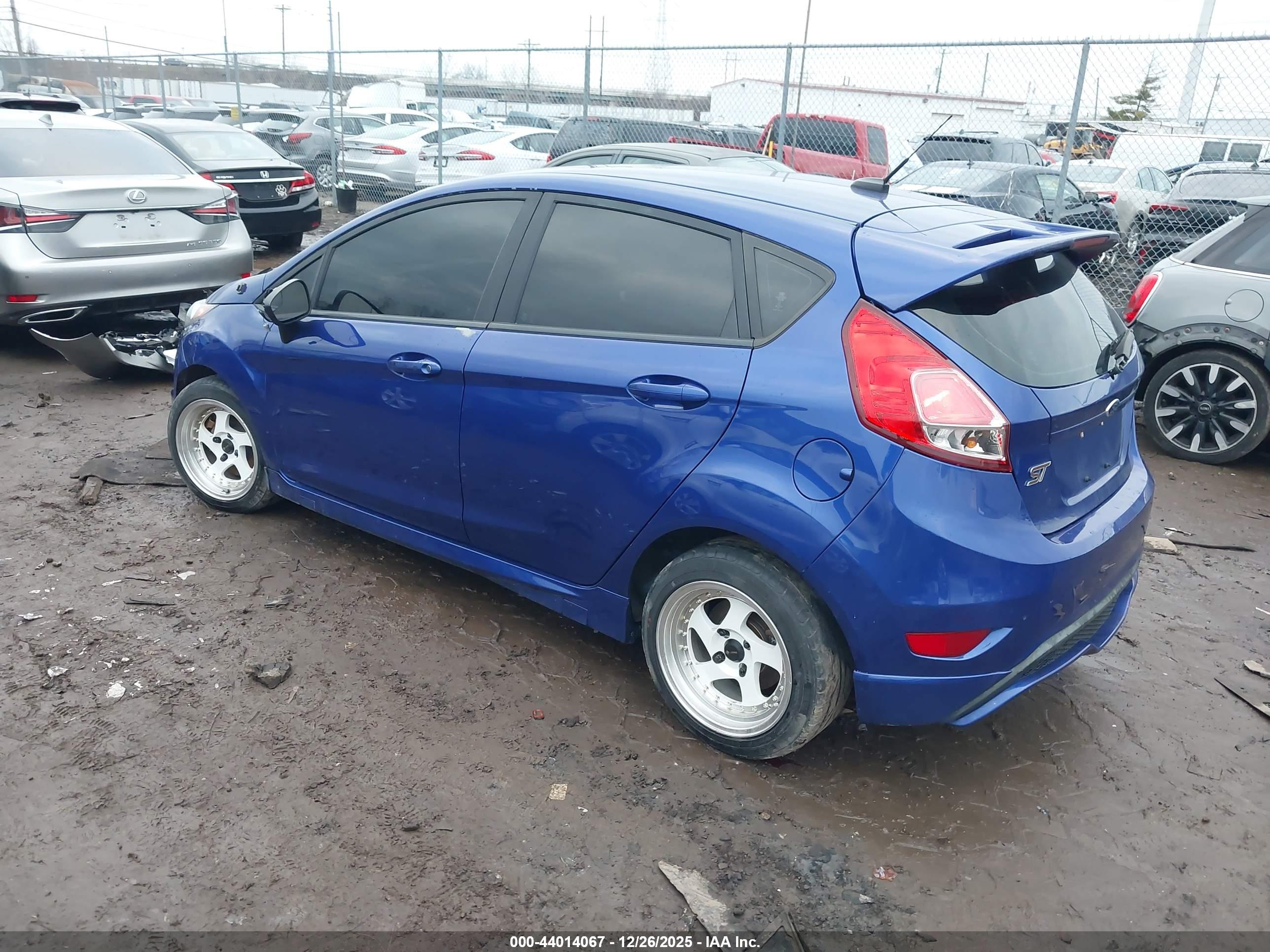 FORD FIESTA image 3