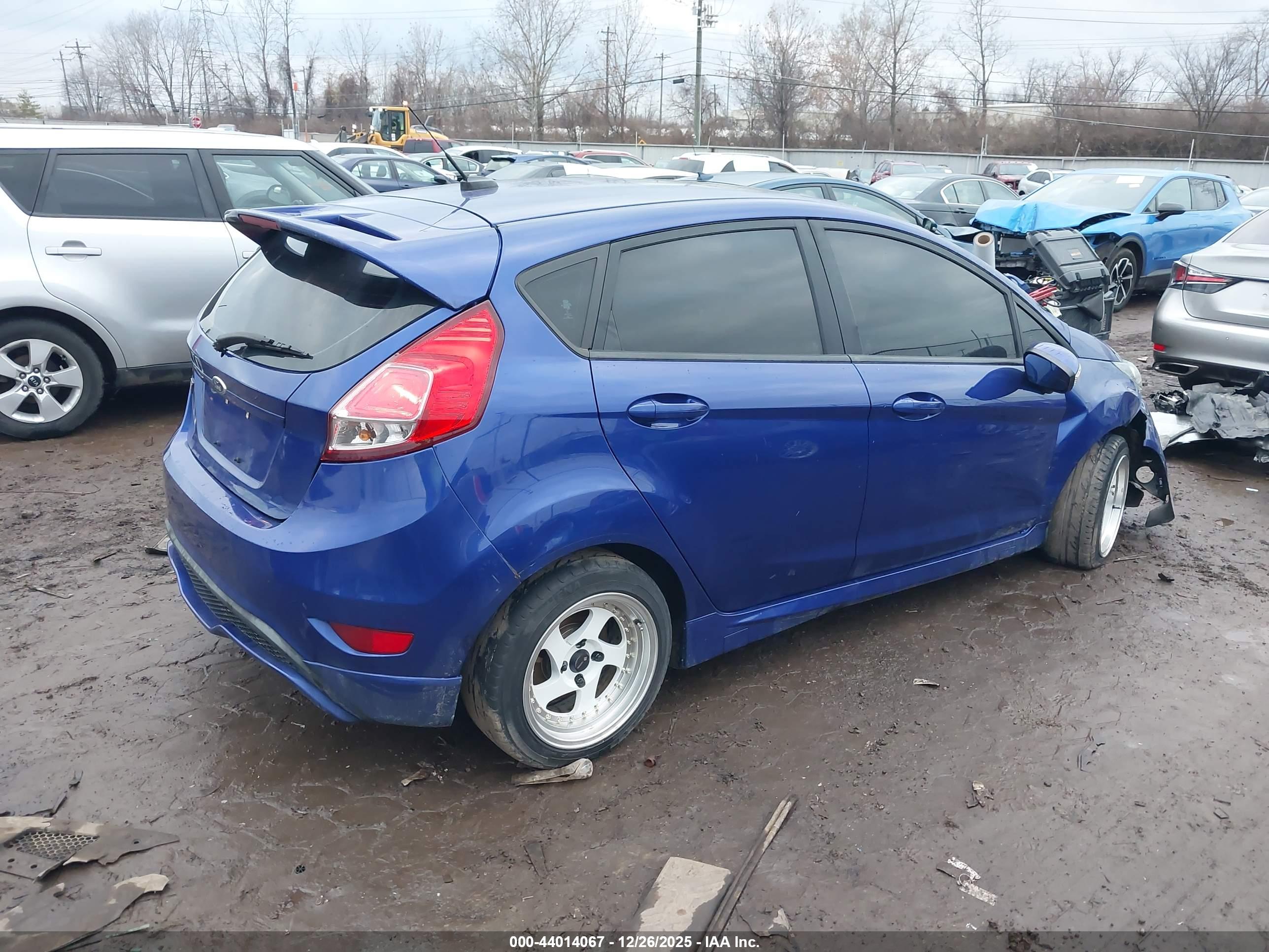 FORD FIESTA image 4
