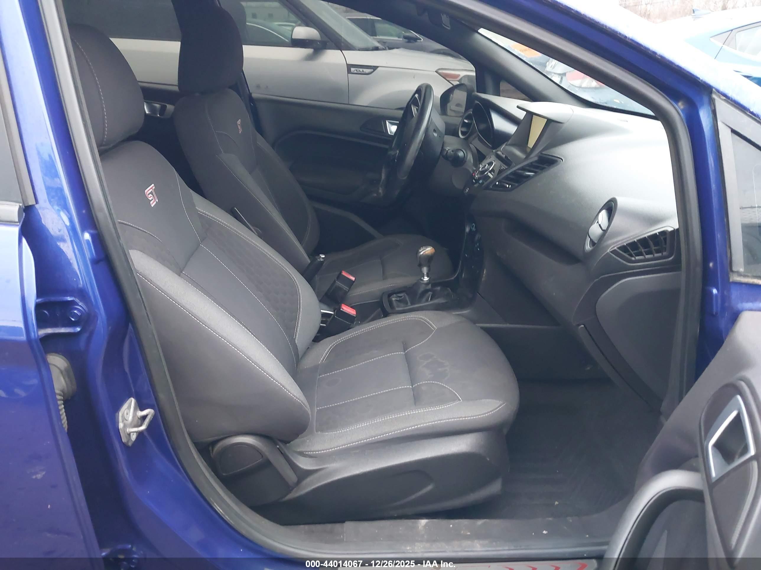 FORD FIESTA image 5