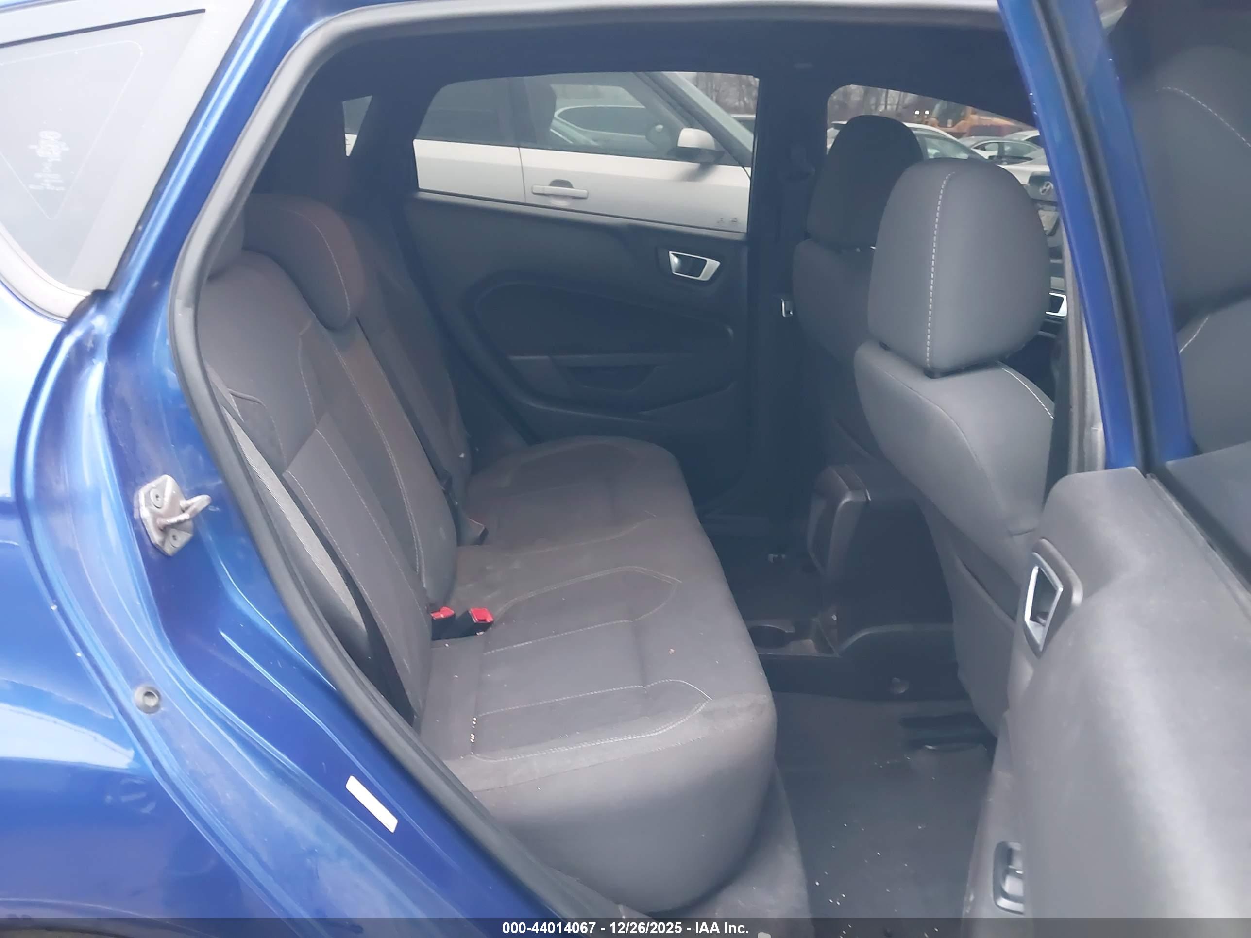 FORD FIESTA image 8