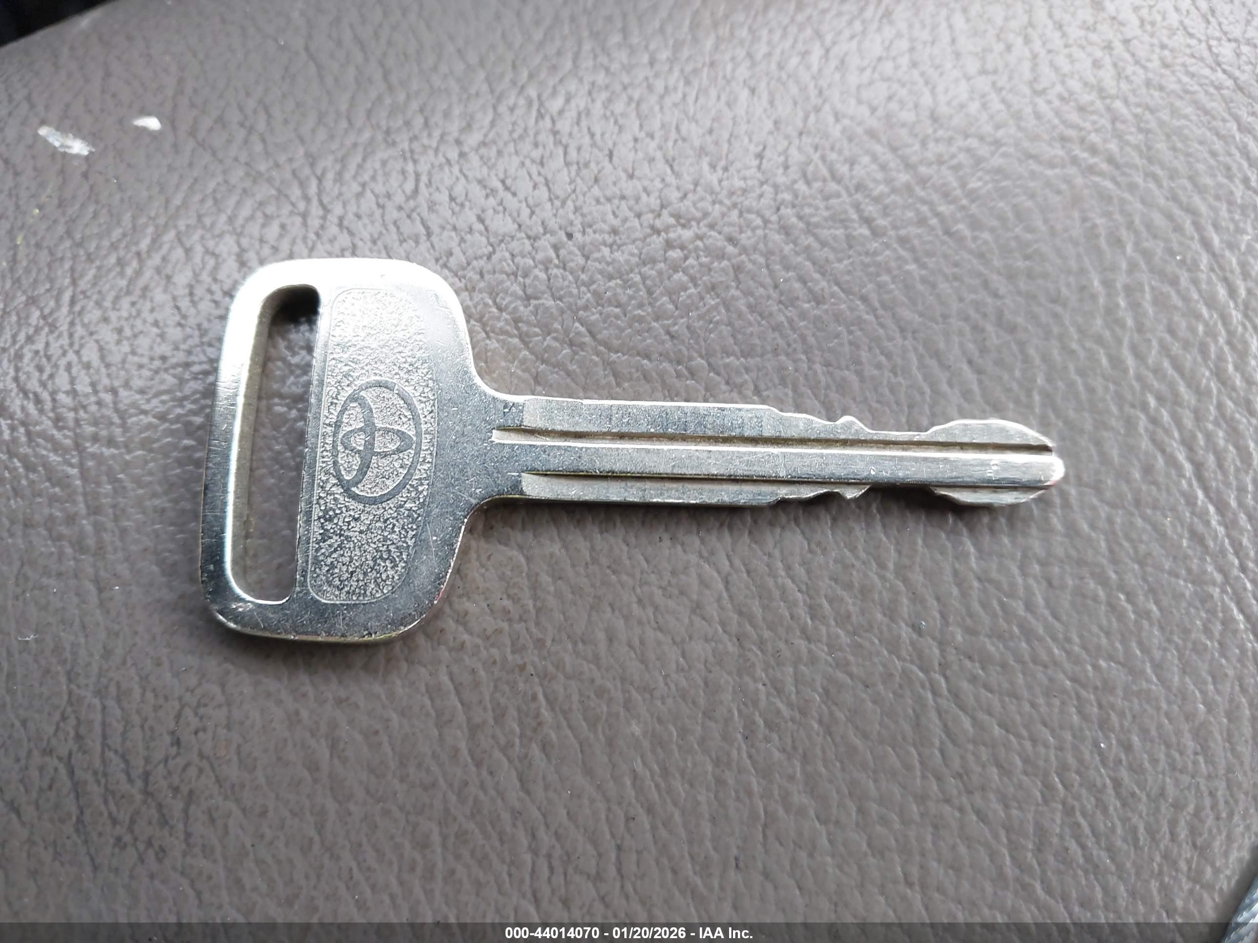 TOYOTA YARIS image 11