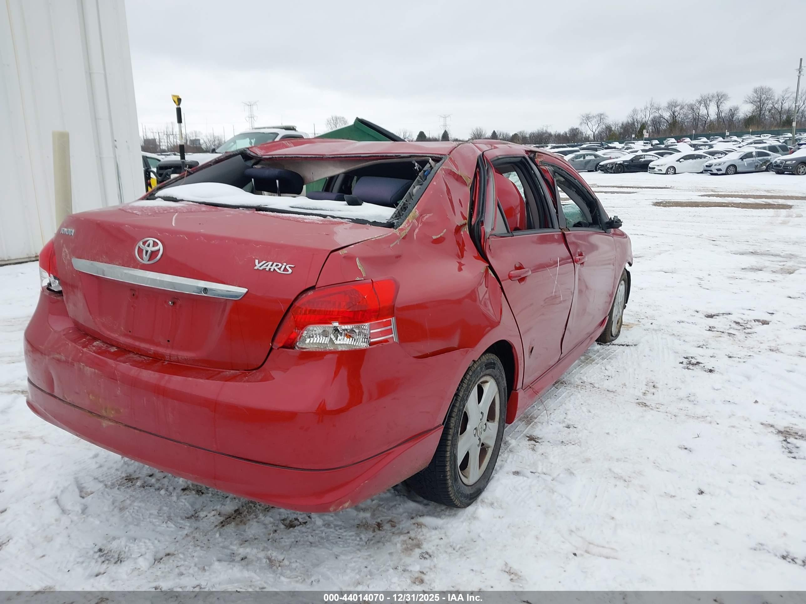 TOYOTA YARIS image 4