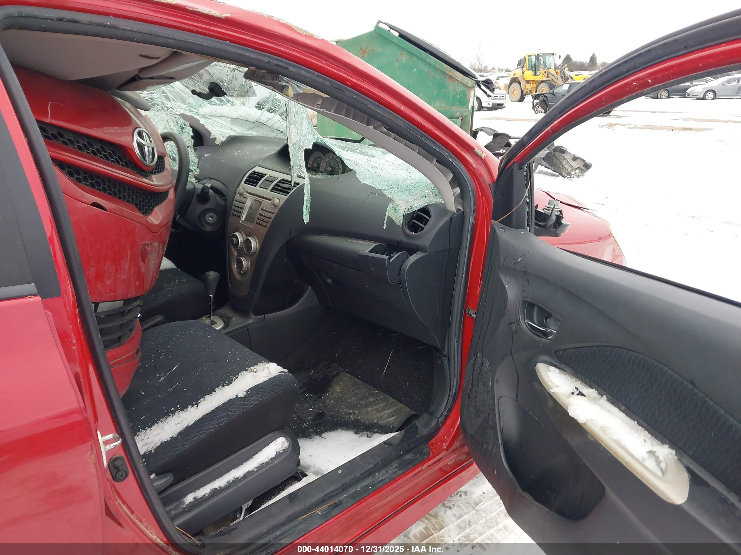 TOYOTA YARIS image 5