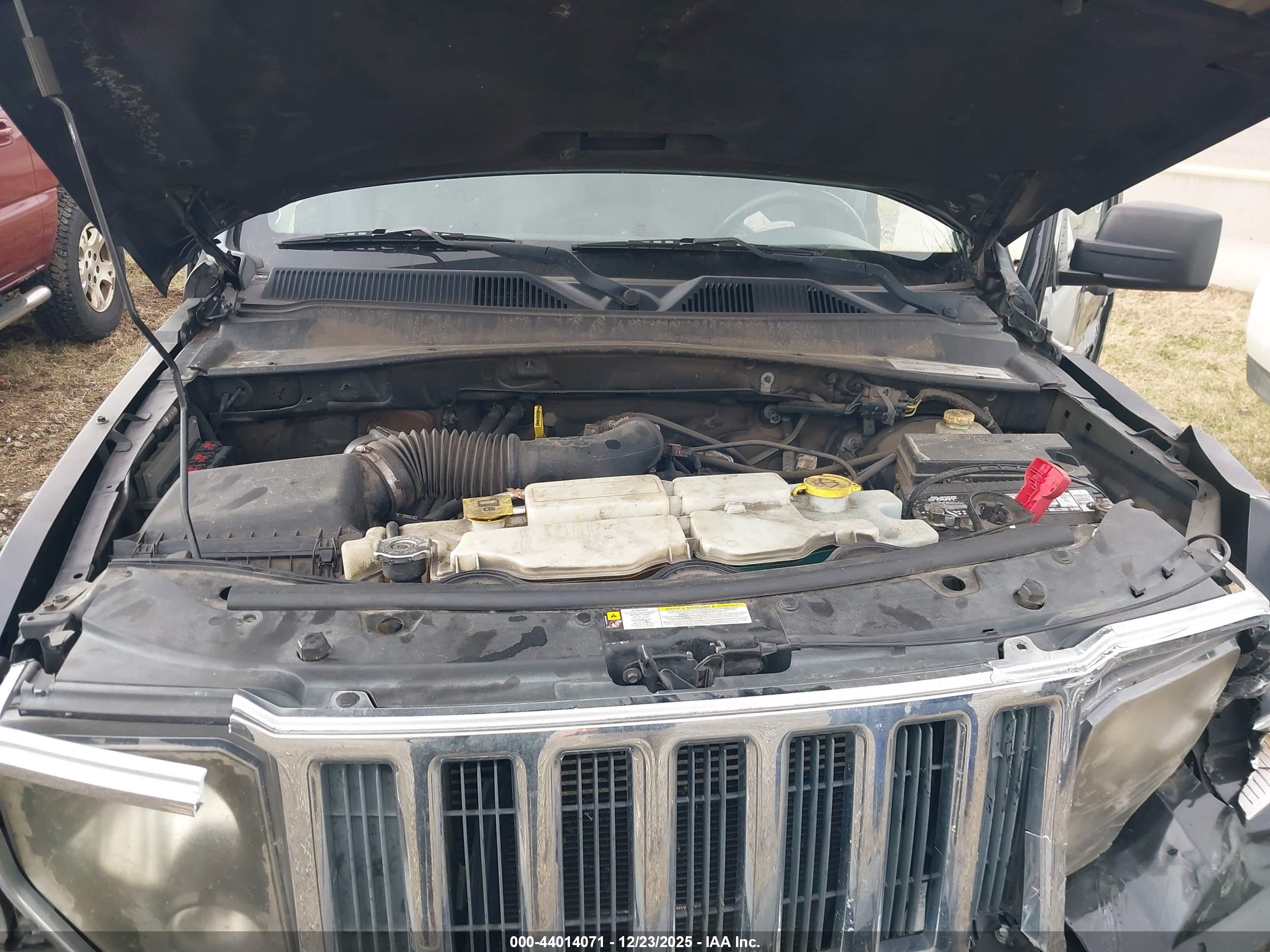 JEEP LIBERTY image 10