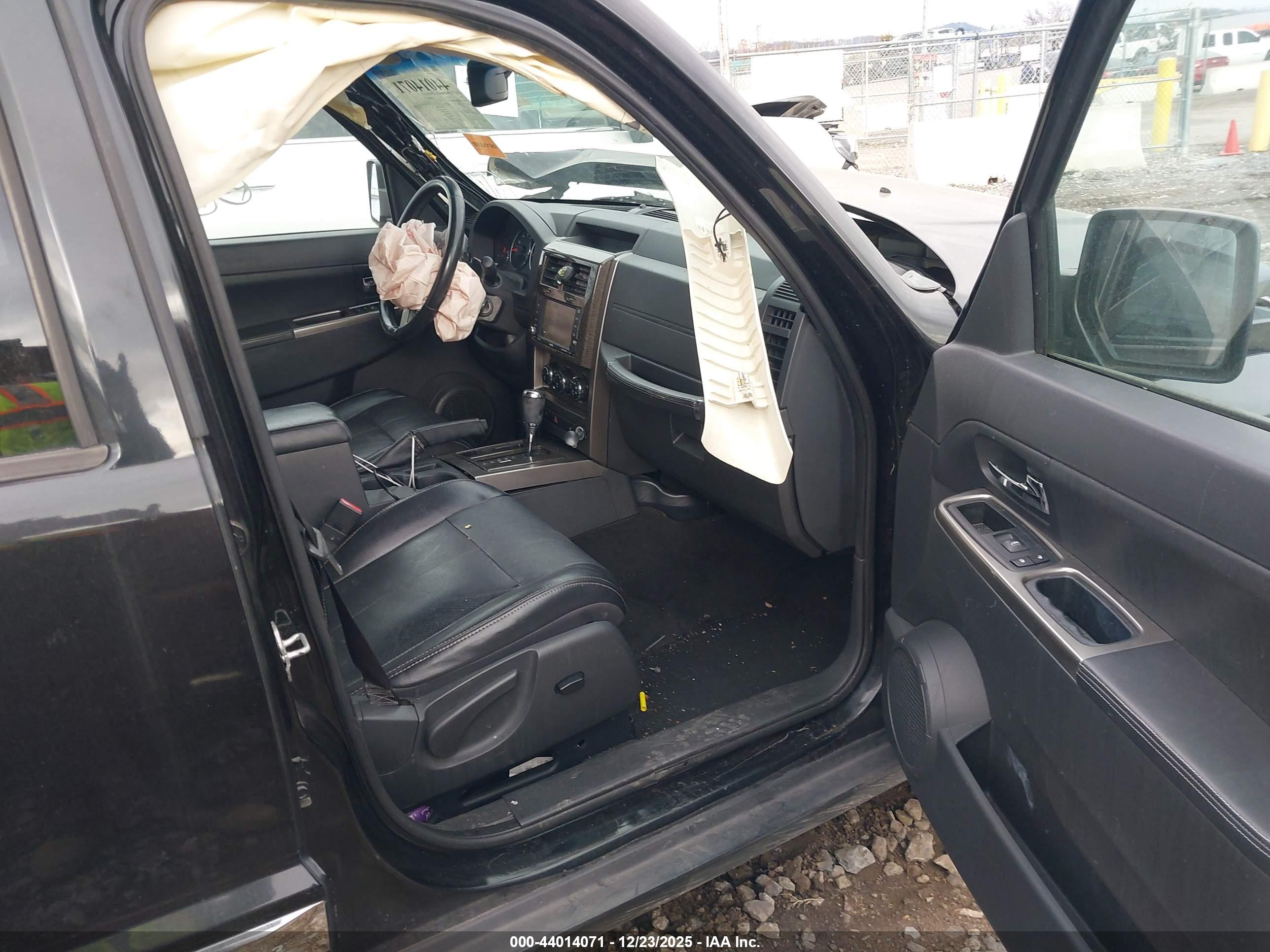 JEEP LIBERTY image 5