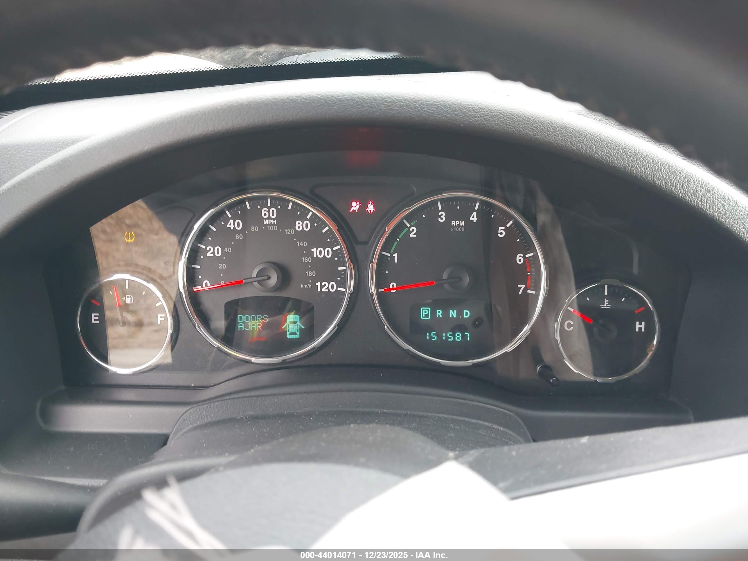JEEP LIBERTY image 7