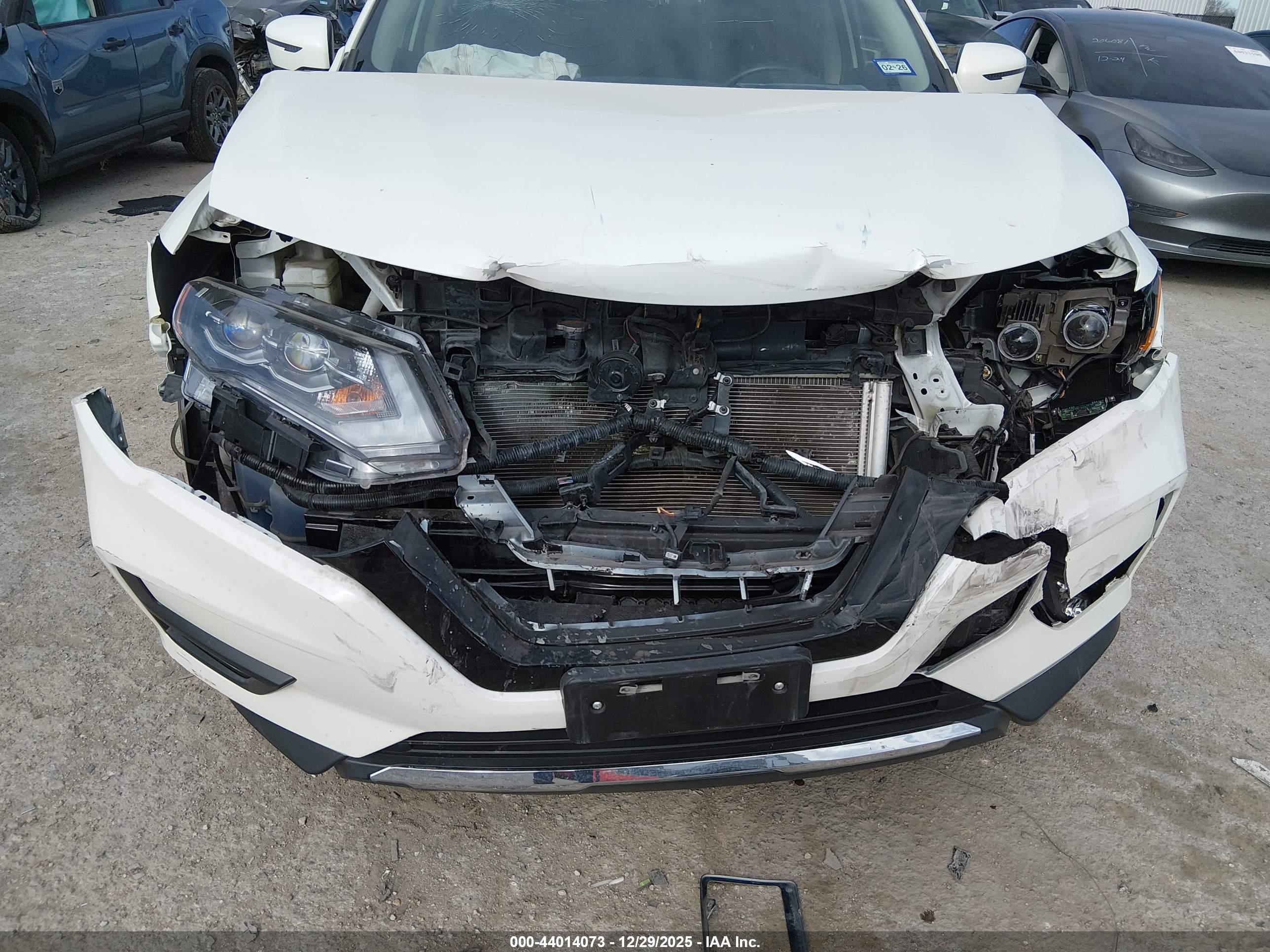 NISSAN ROGUE image 6