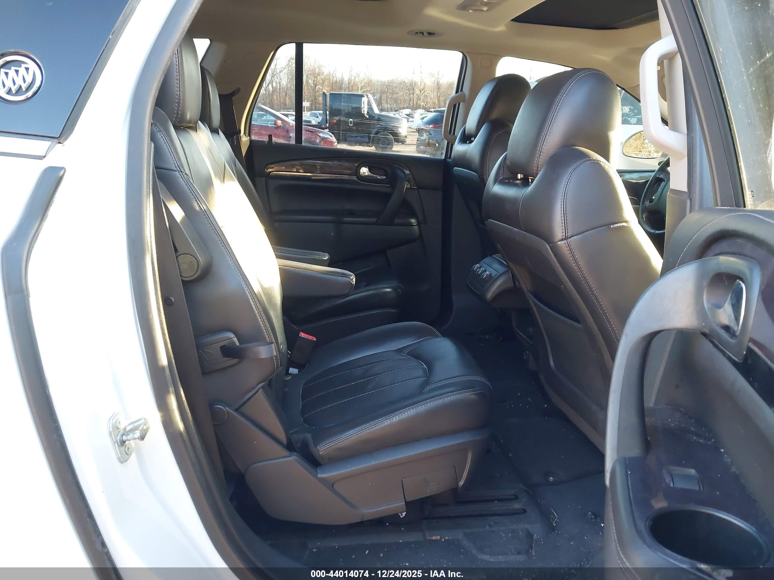 BUICK ENCLAVE image 8