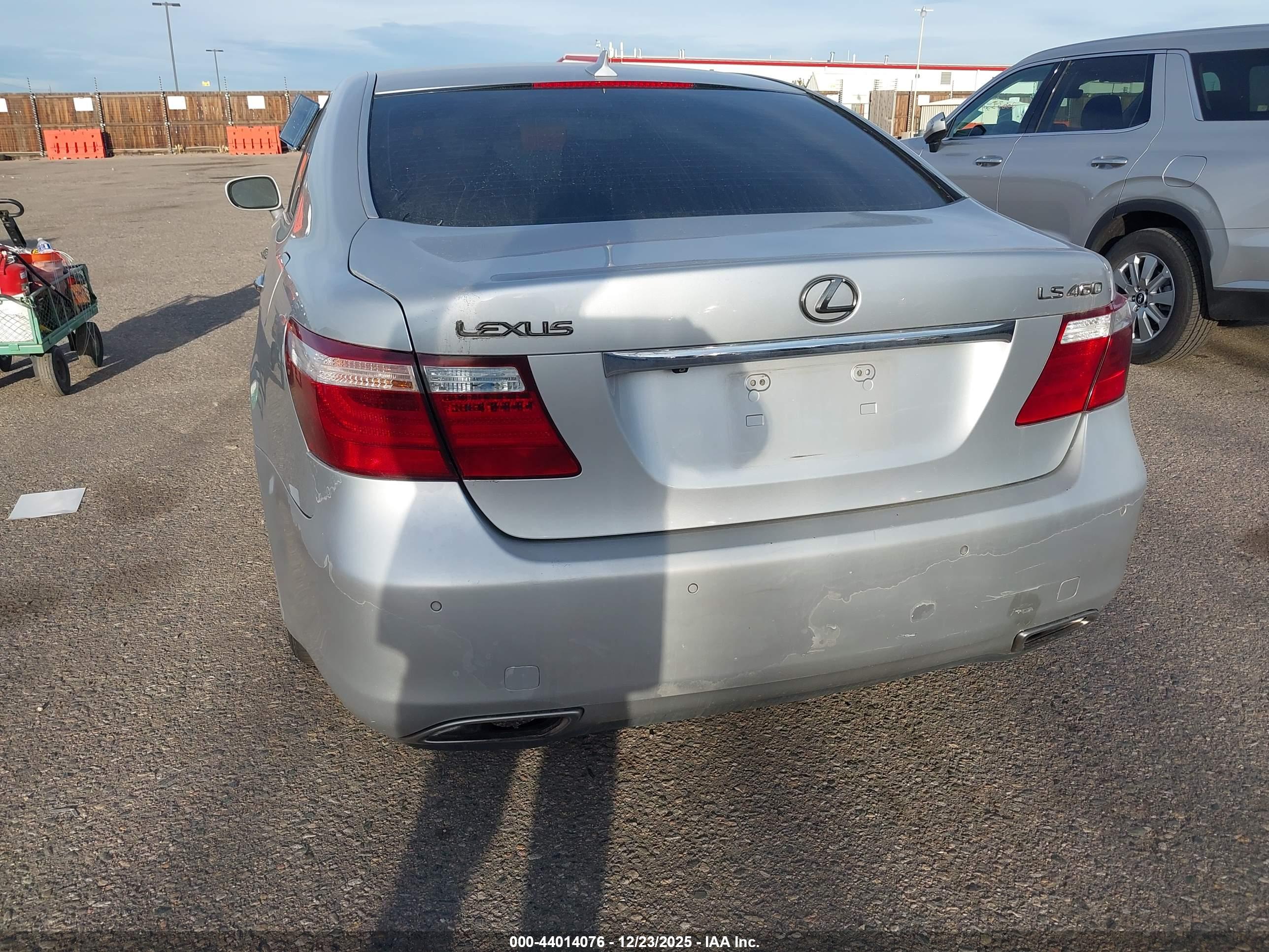 LEXUS LS image 6
