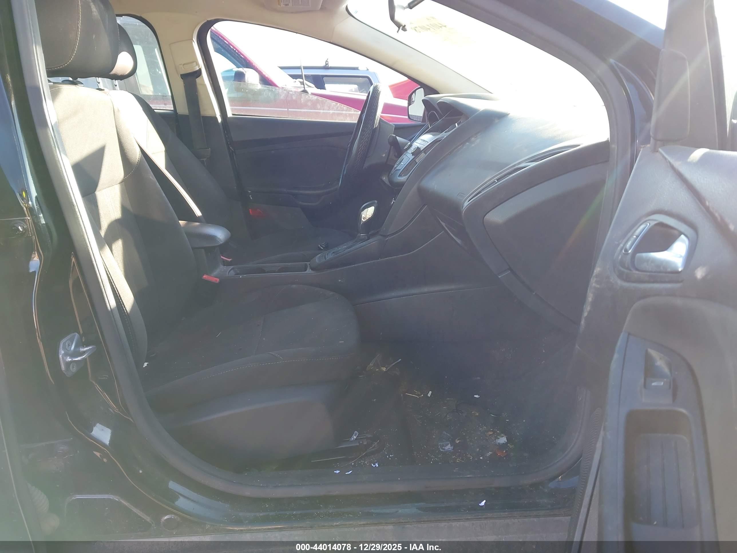 FORD FOCUS image 5