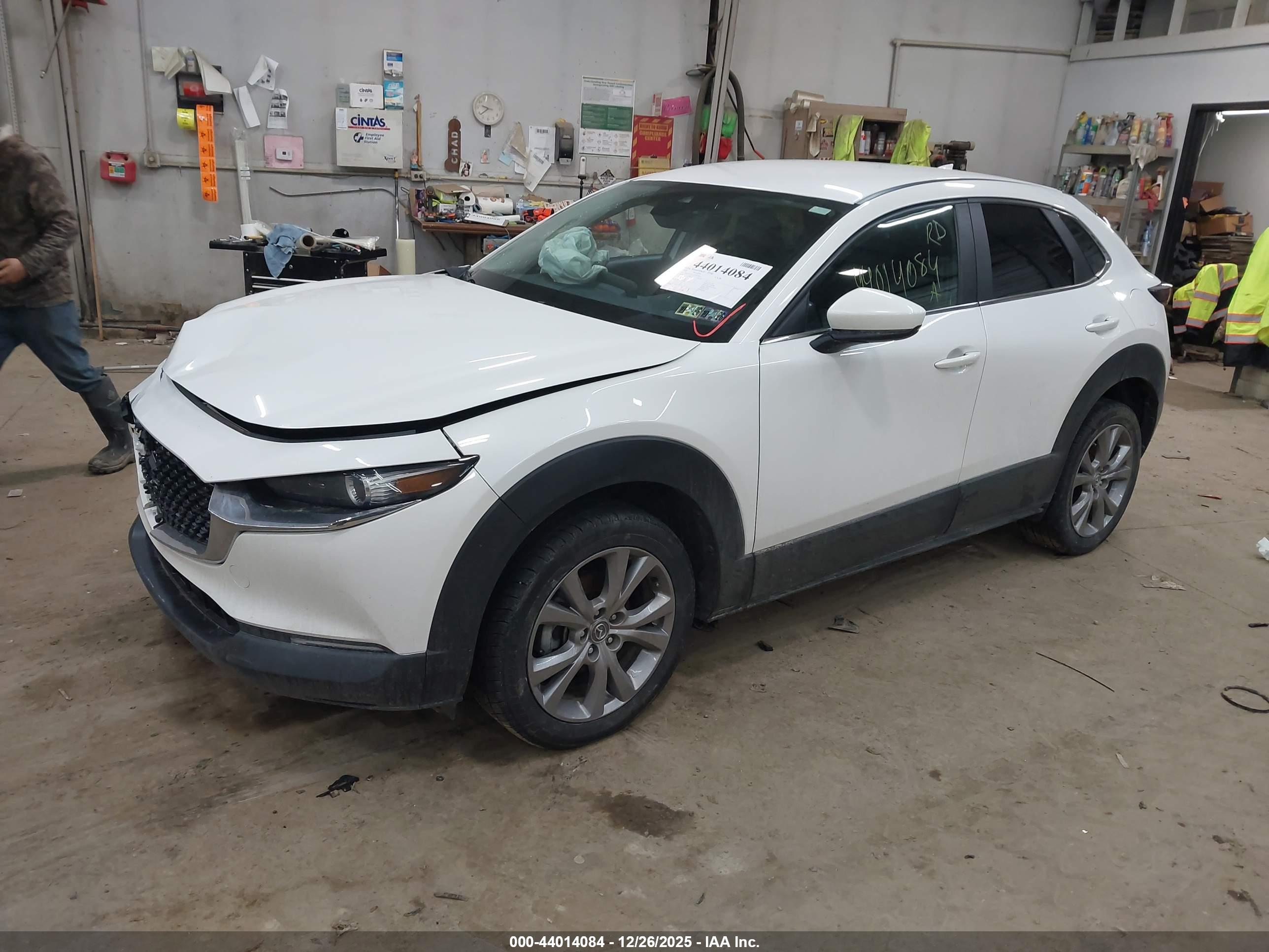 MAZDA CX-30 image 2