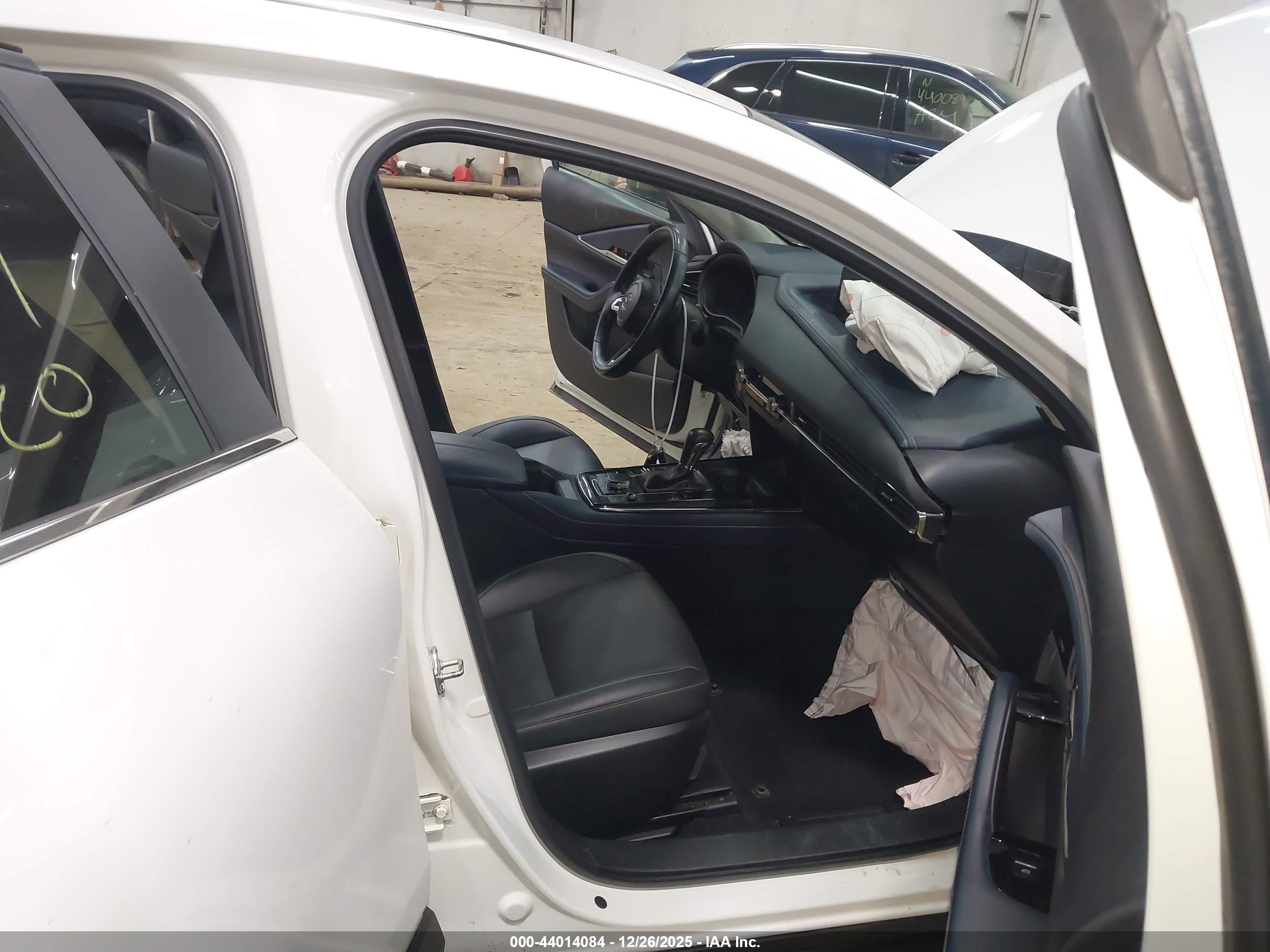 MAZDA CX-30 image 5