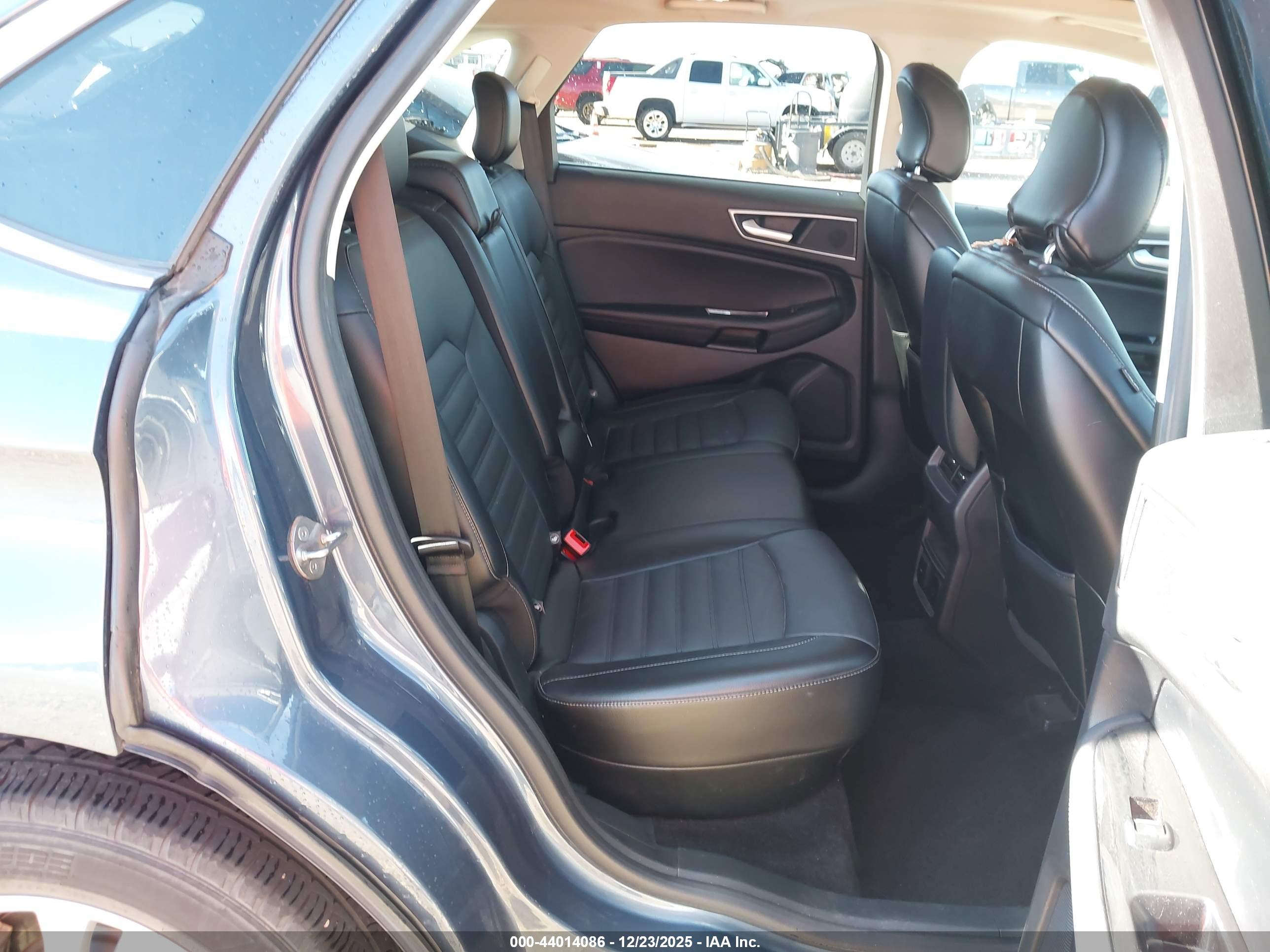 FORD EDGE image 8