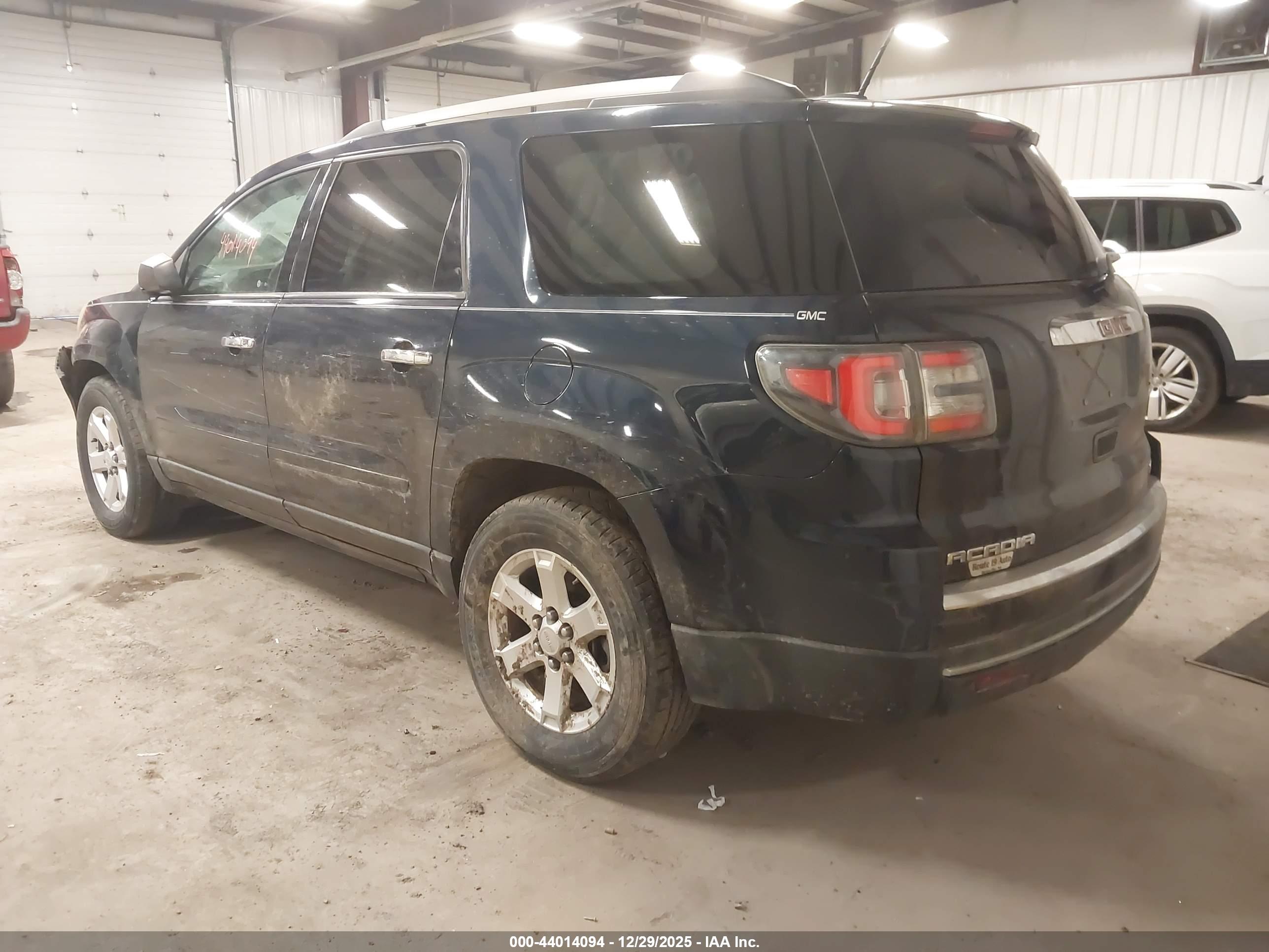 GMC ACADIA image 3