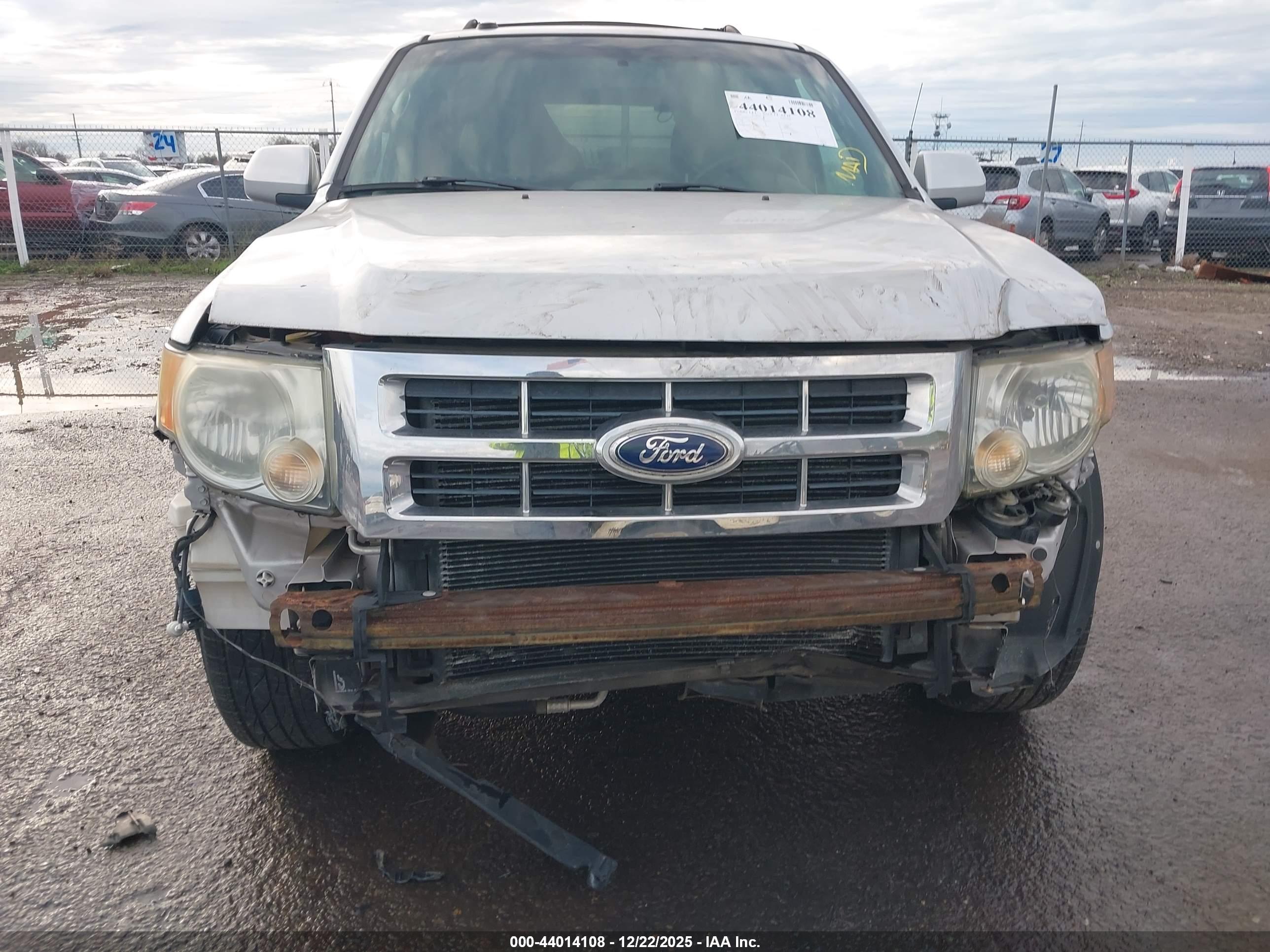 FORD ESCAPE image 6
