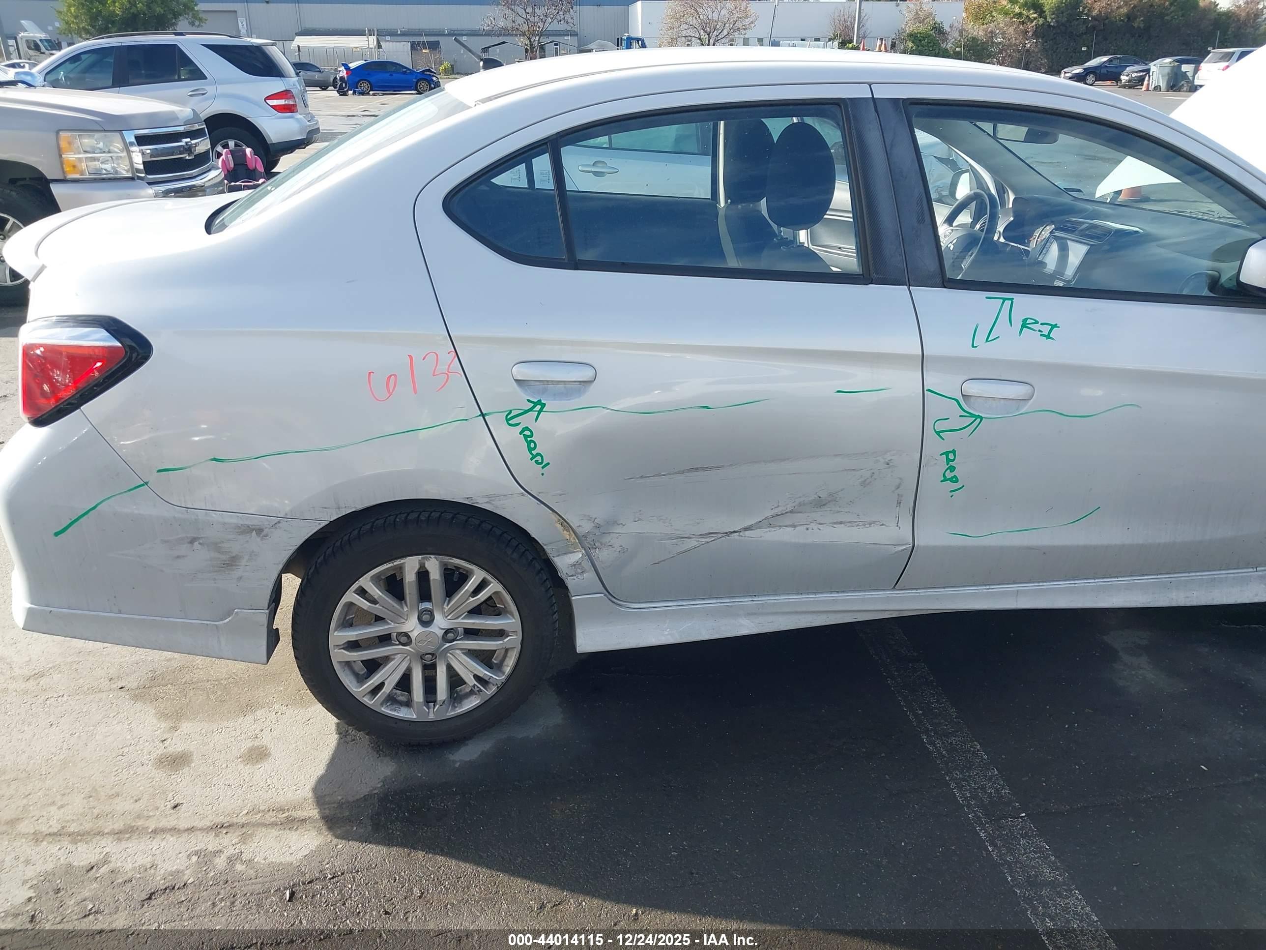 MITSUBISHI MIRAGE image 6