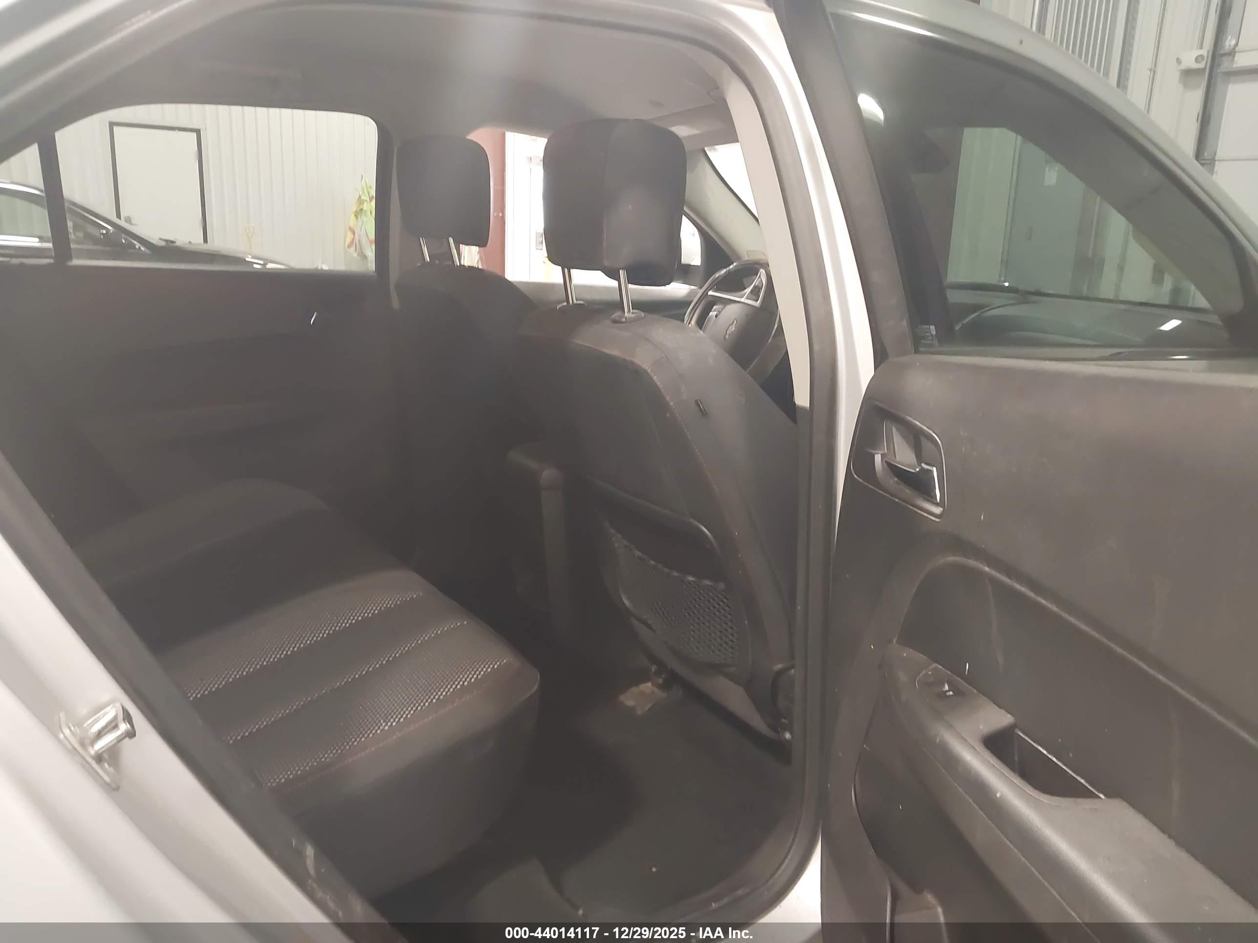 CHEVROLET EQUINOX image 8