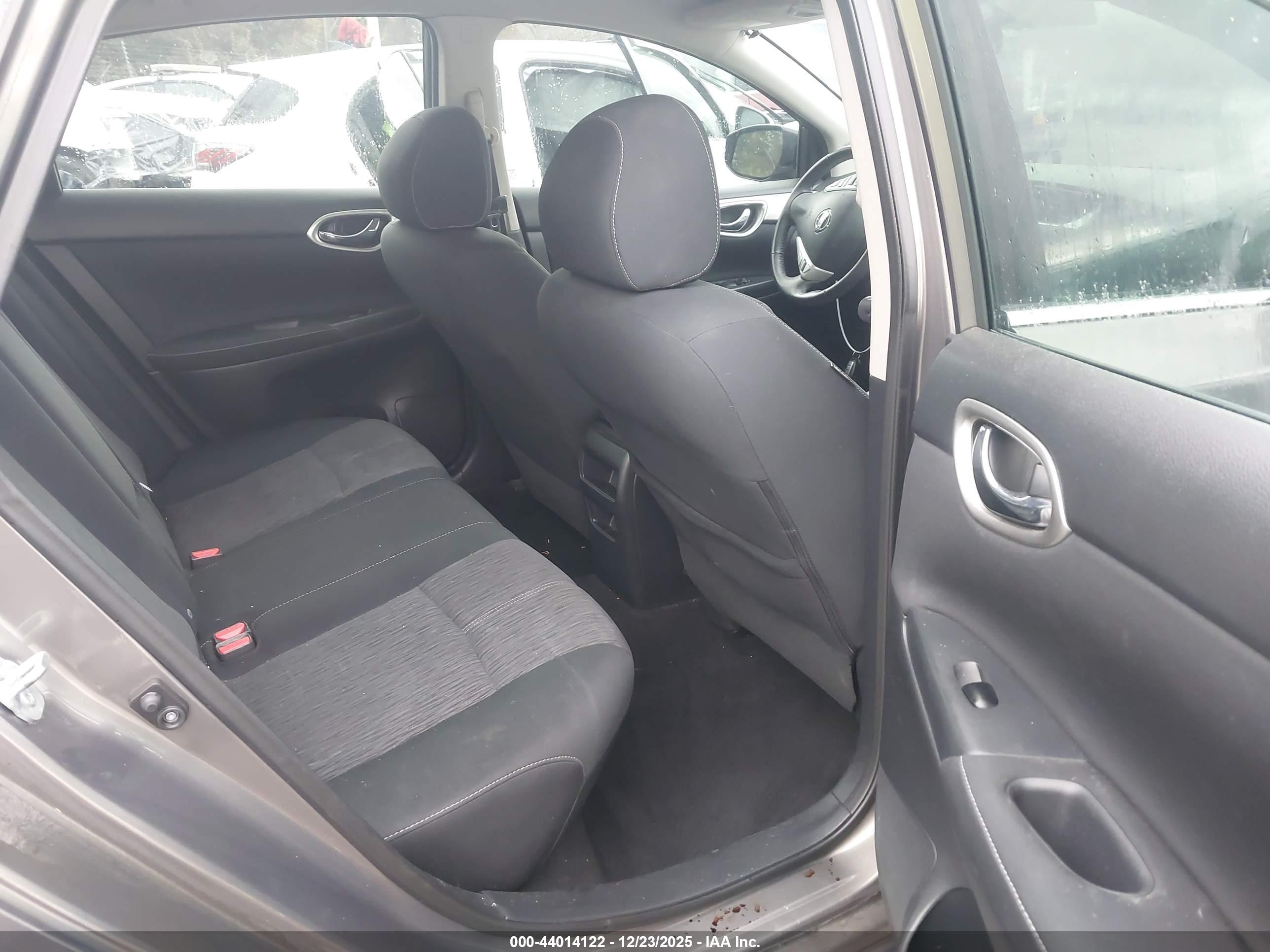 NISSAN SENTRA image 8