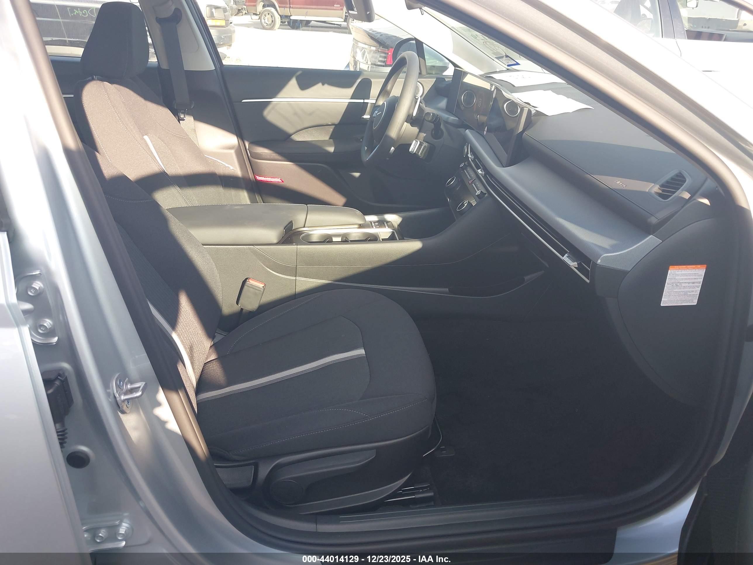 HYUNDAI SONATA image 5