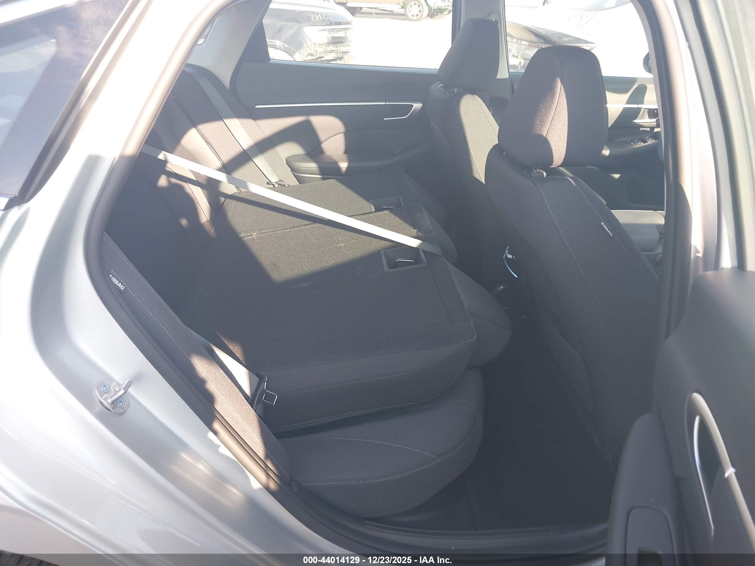 HYUNDAI SONATA image 8