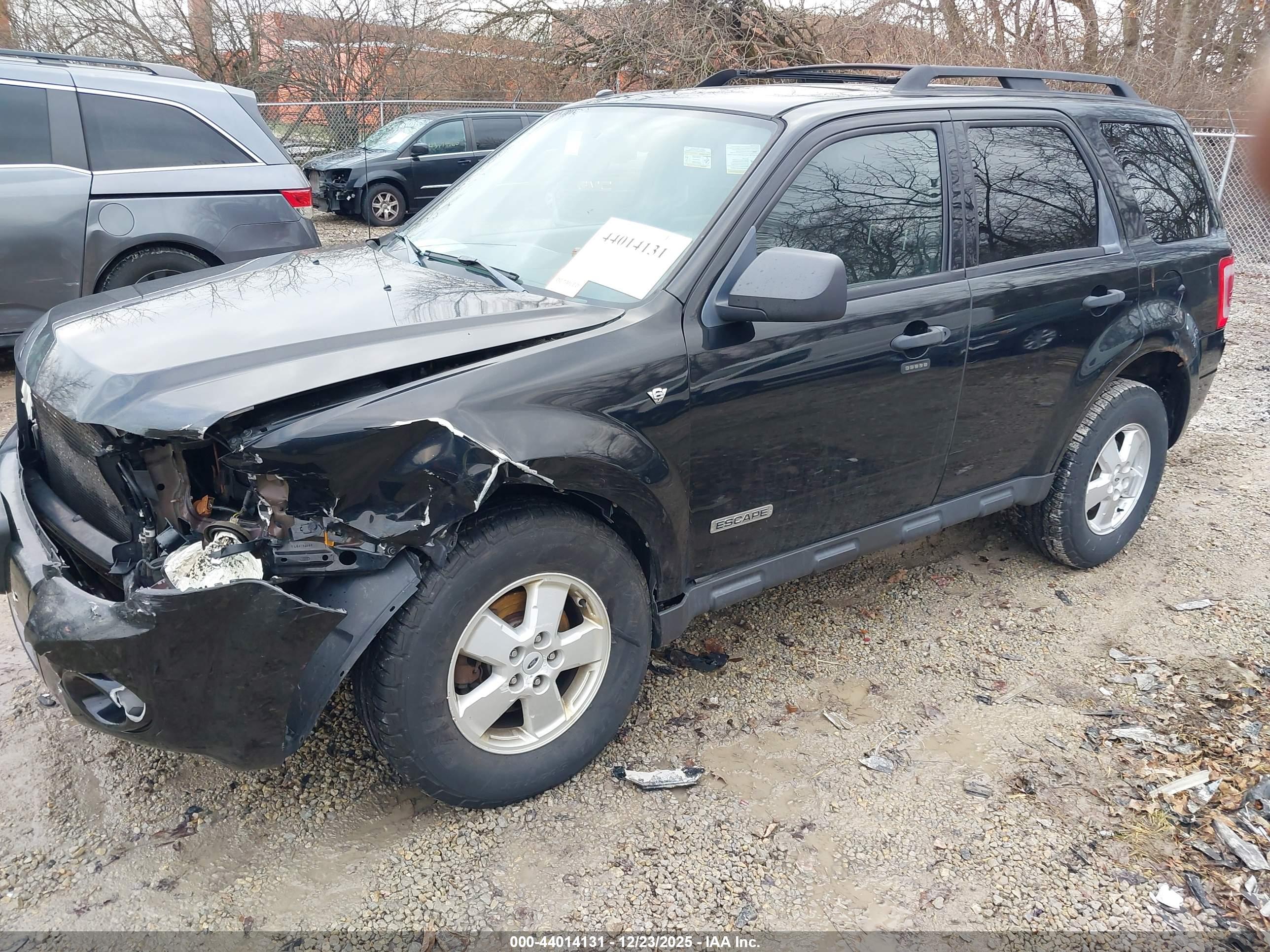 FORD ESCAPE image 2