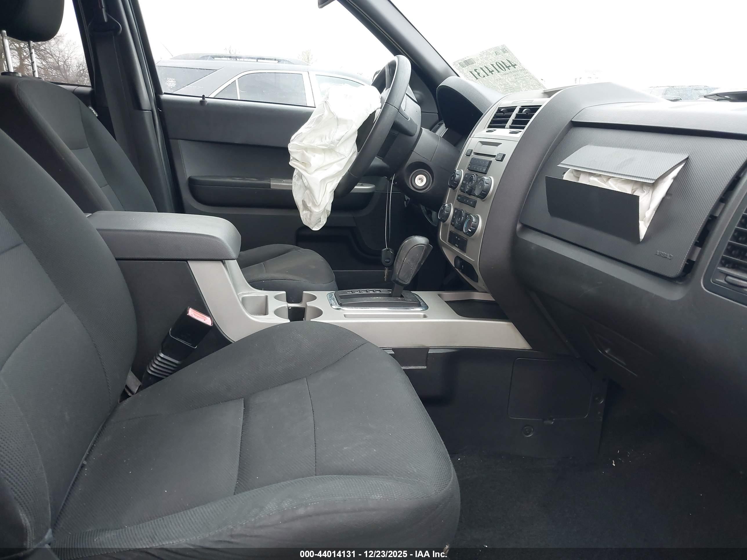 FORD ESCAPE image 5