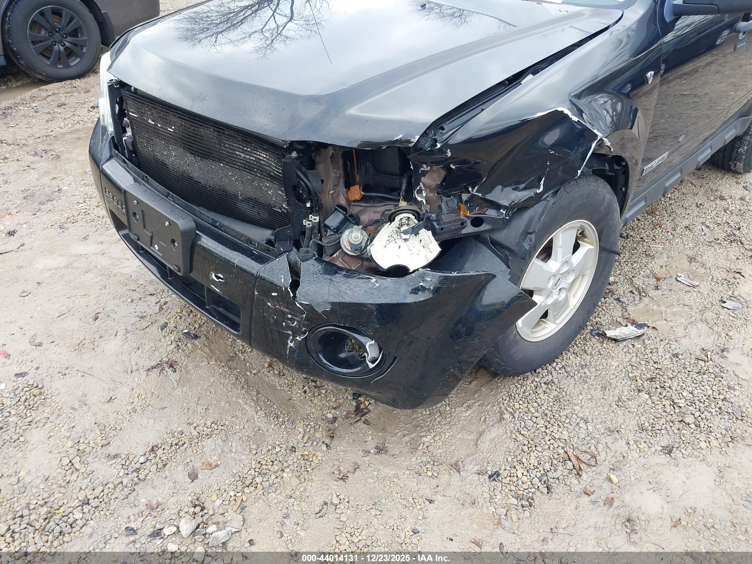FORD ESCAPE image 6