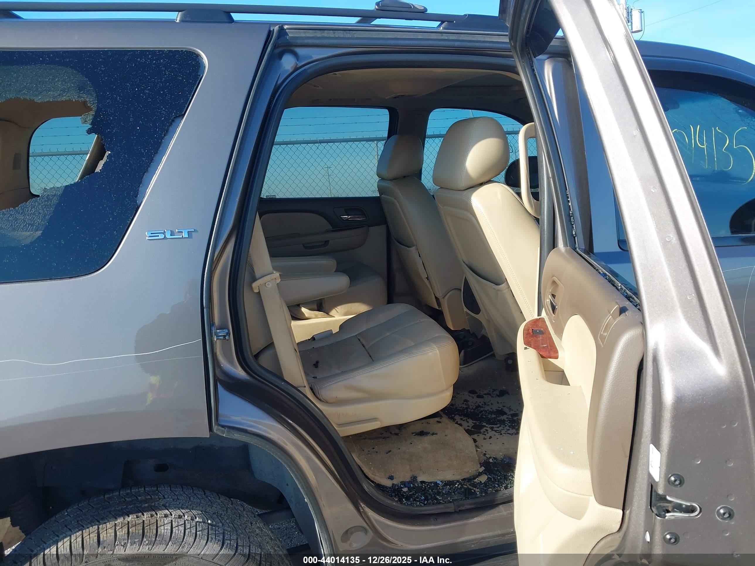 GMC YUKON image 8