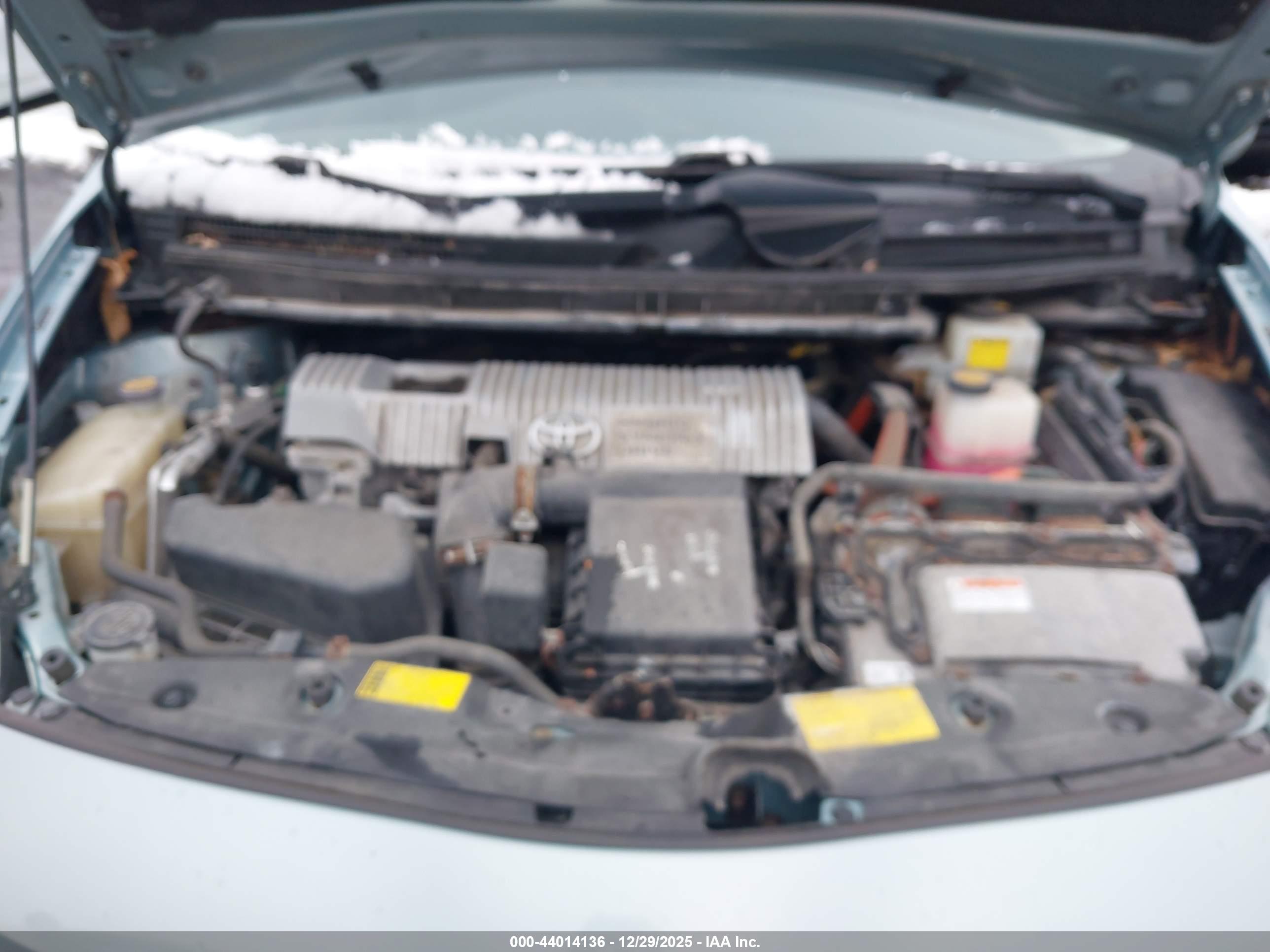 TOYOTA PRIUS image 10