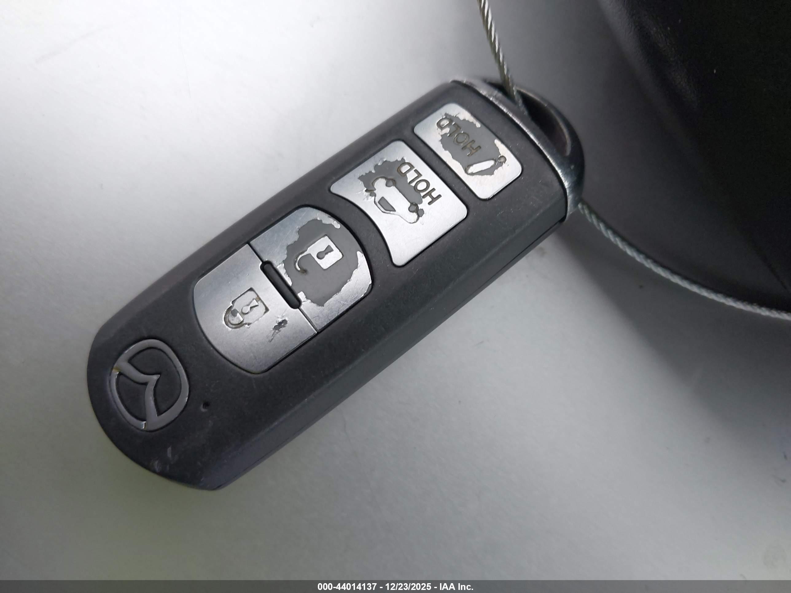 MAZDA MAZDA3 image 11