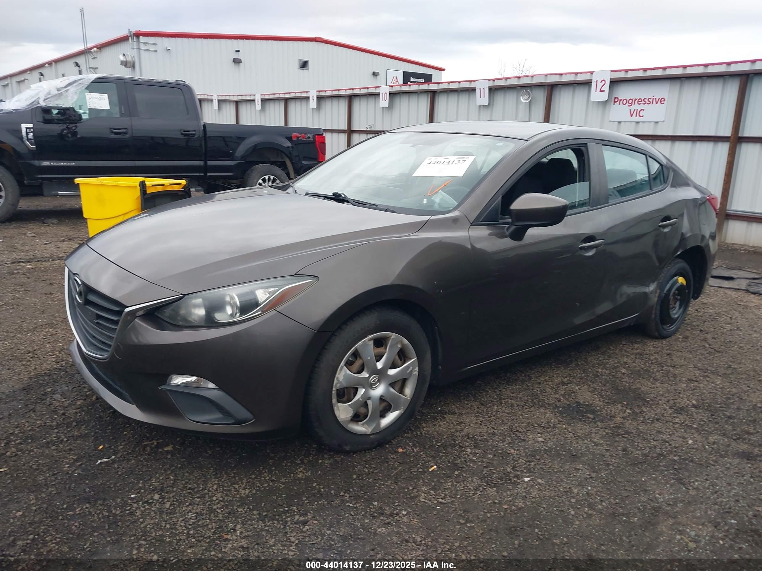 MAZDA MAZDA3 image 2