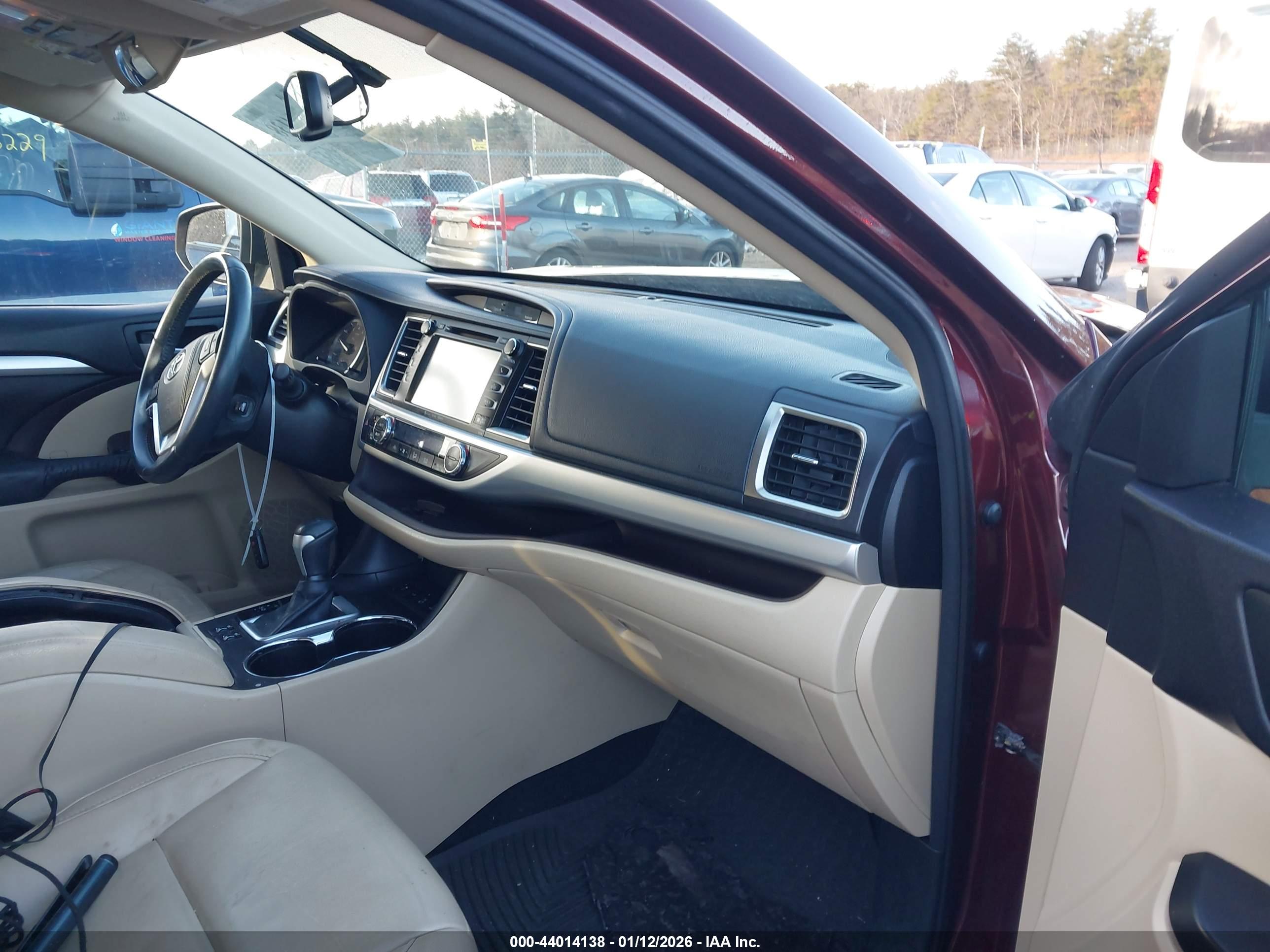 TOYOTA HIGHLANDER image 5