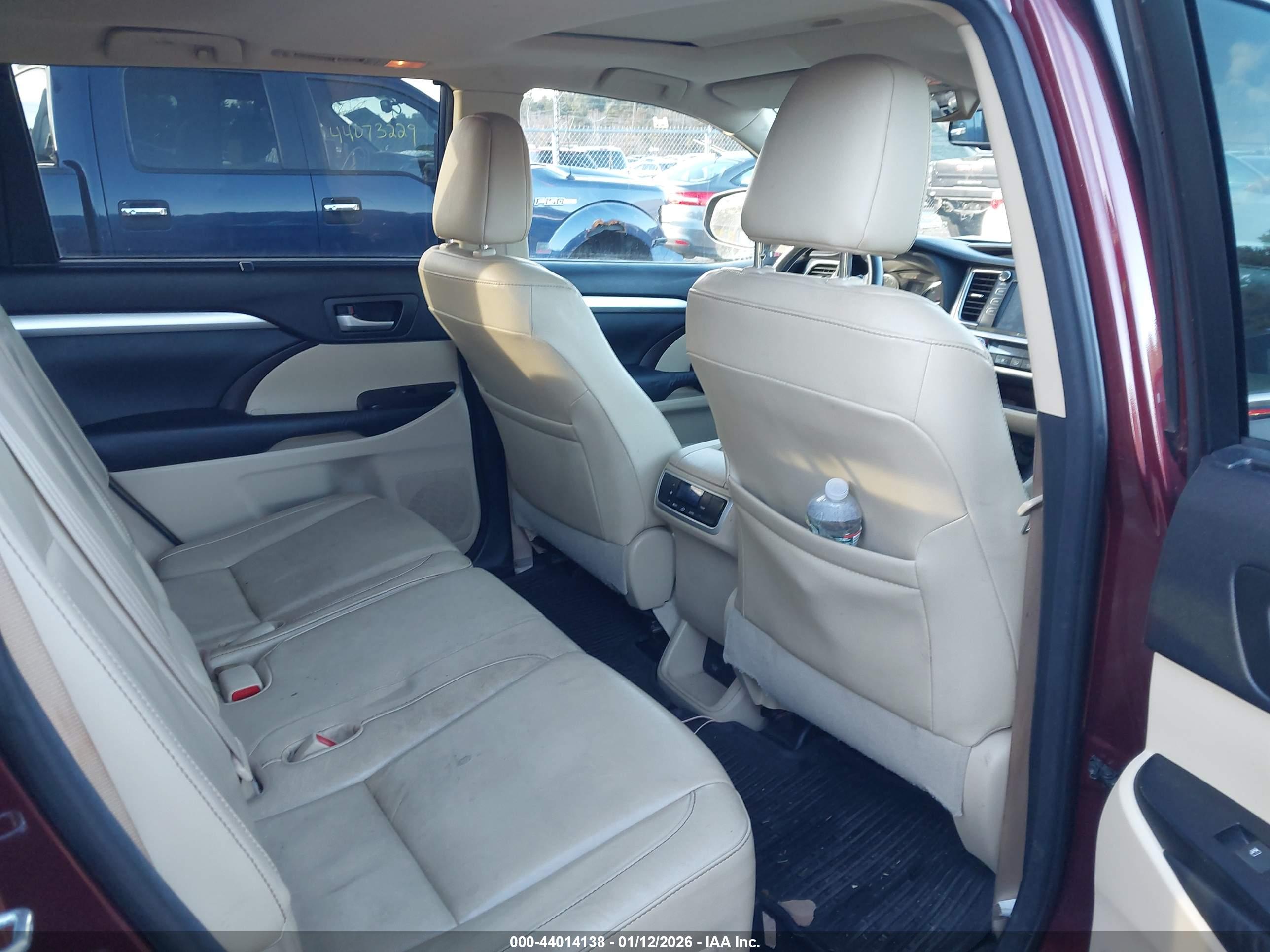 TOYOTA HIGHLANDER image 8