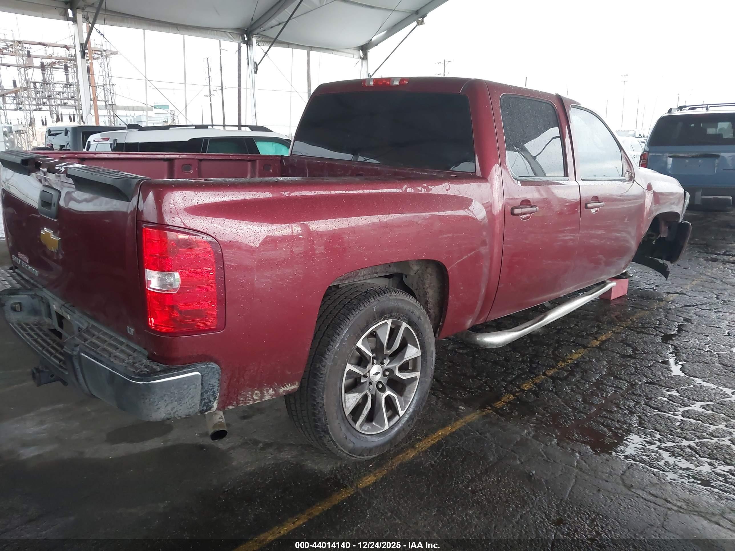 CHEVROLET SILVERADO image 4