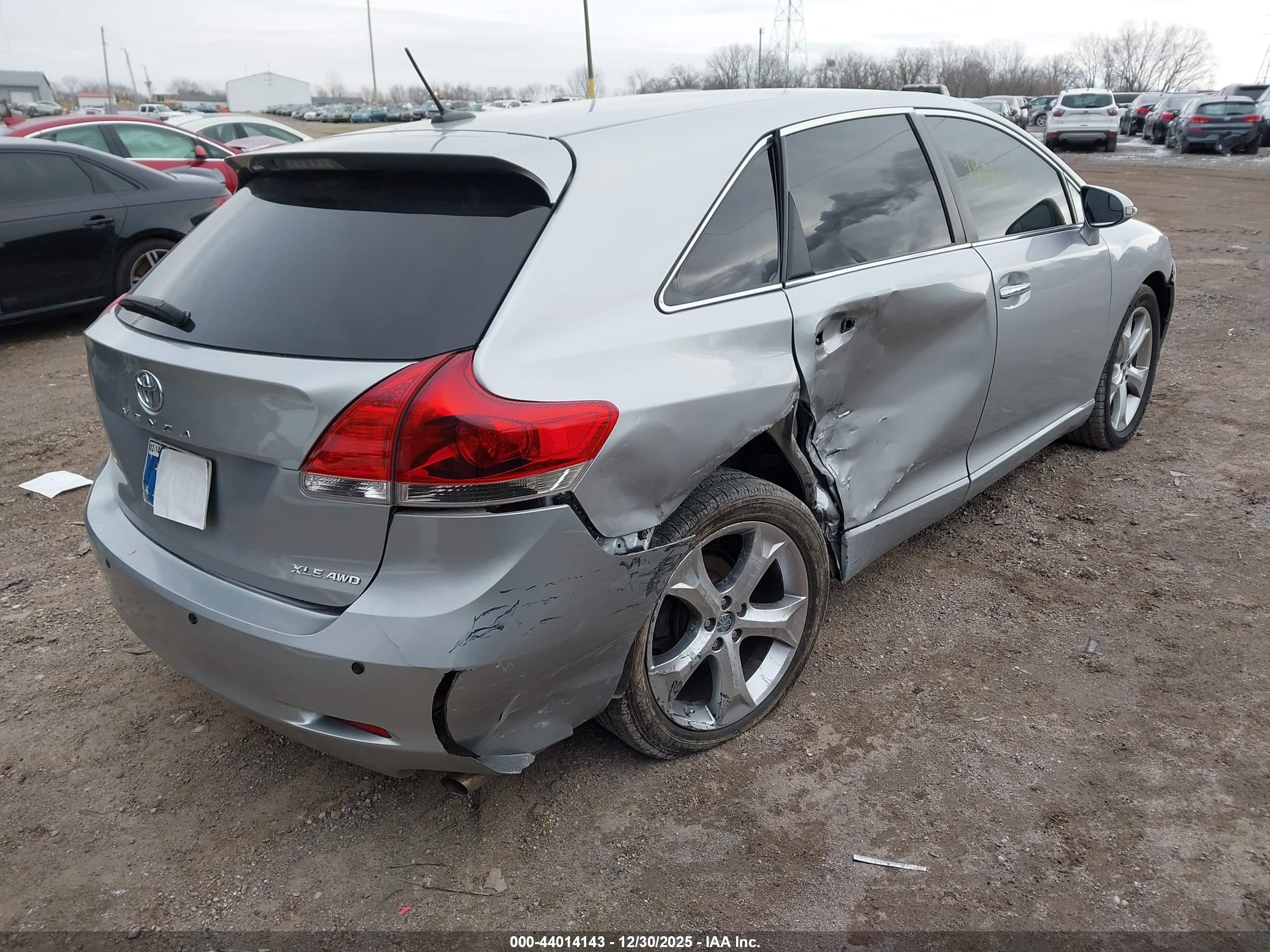 TOYOTA VENZA image 4