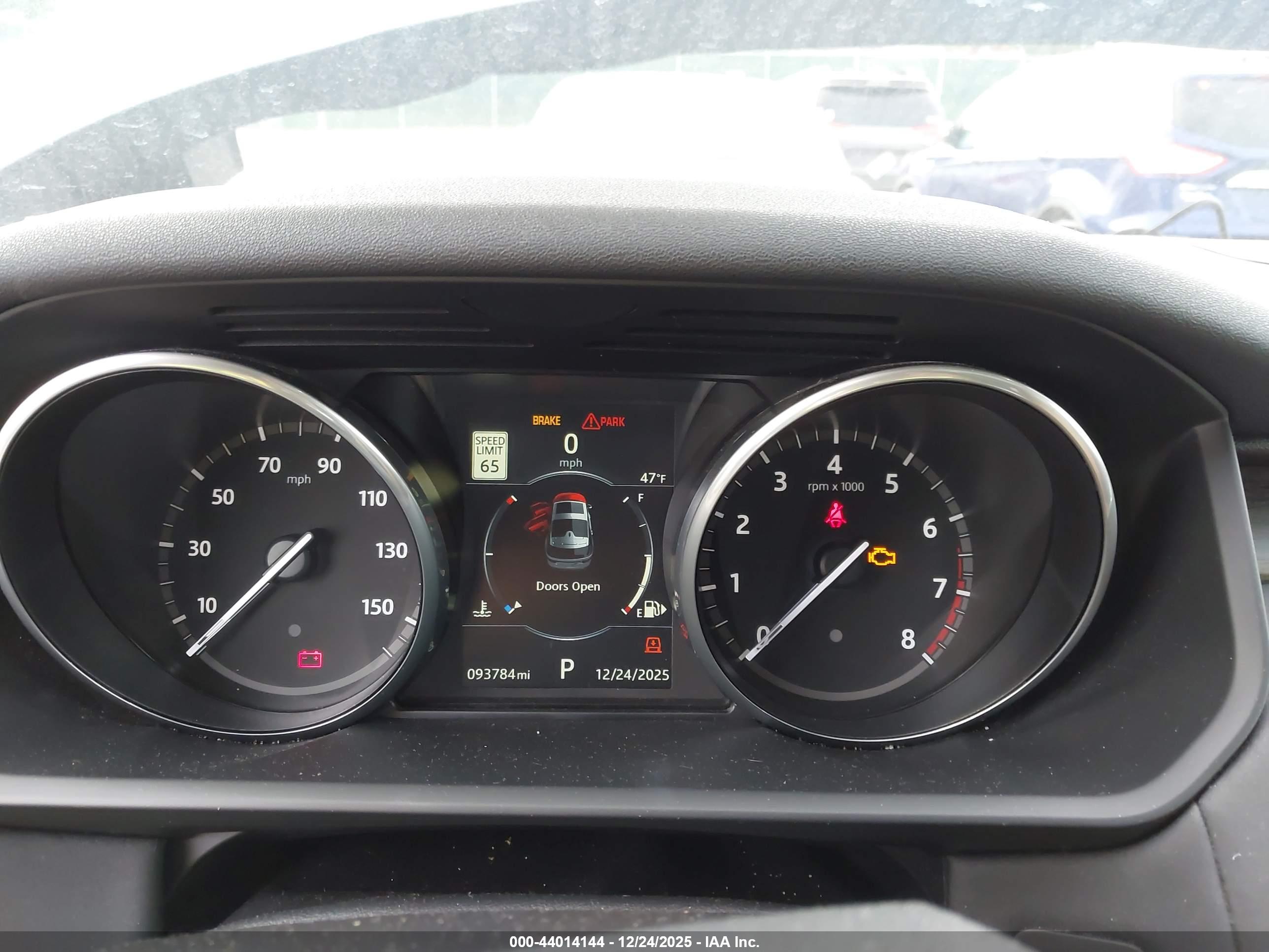 LAND ROVER image 7