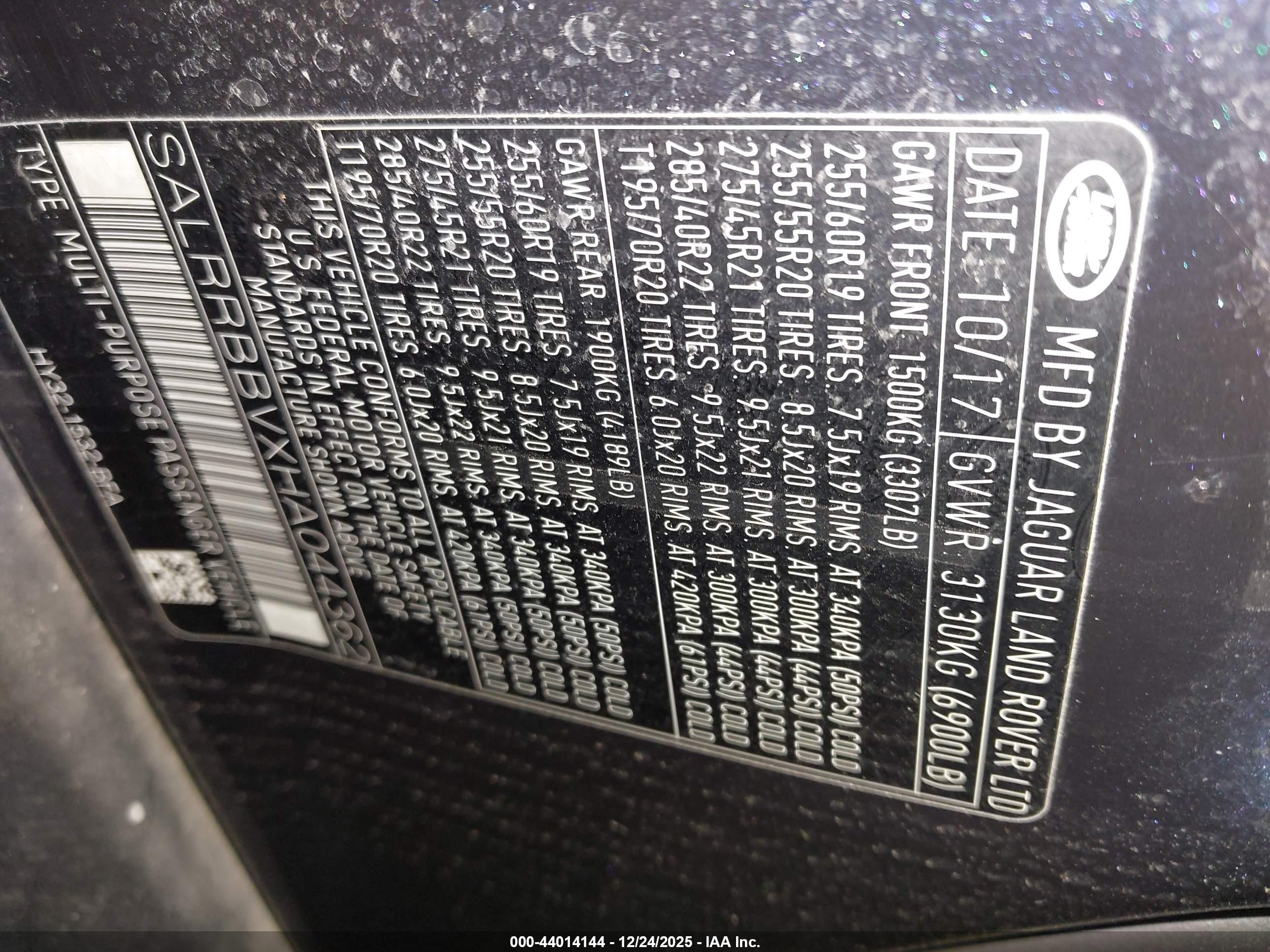 LAND ROVER image 9