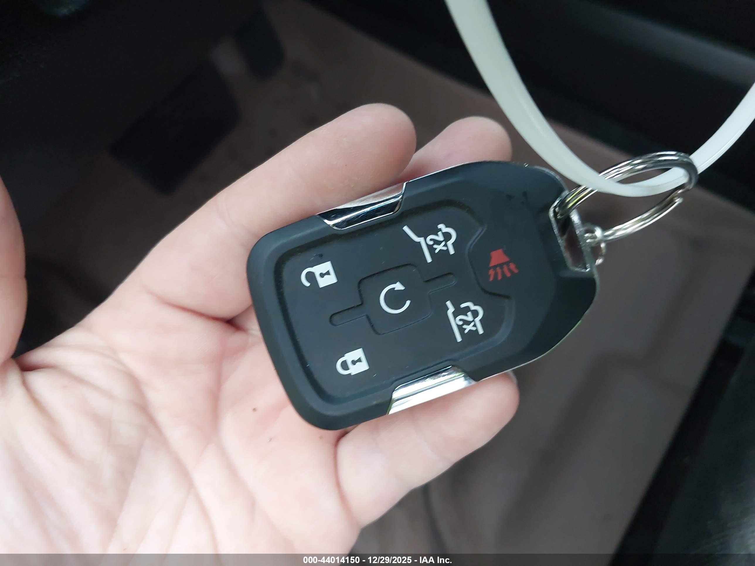 GMC YUKON image 11