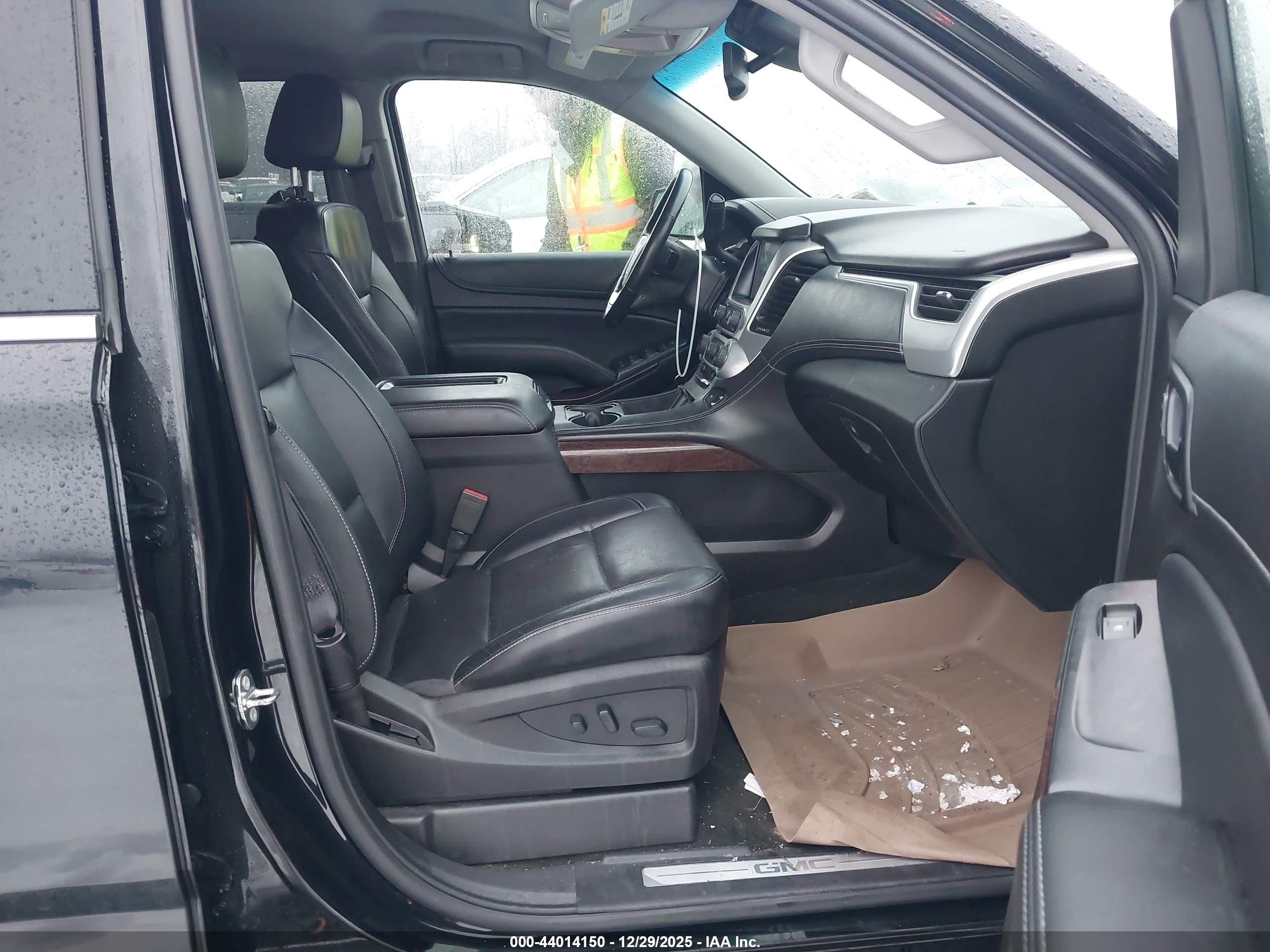 GMC YUKON image 5