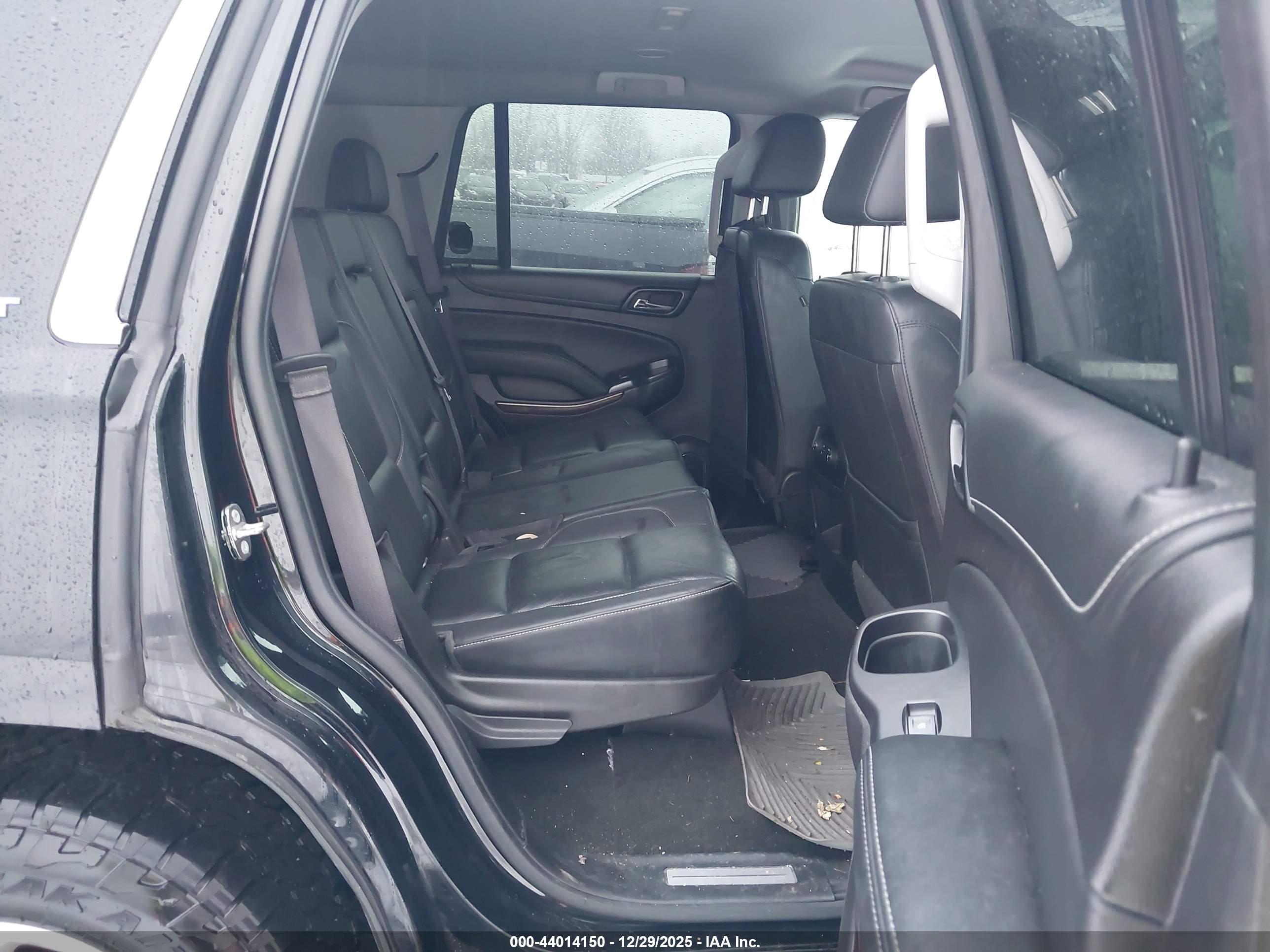 GMC YUKON image 8