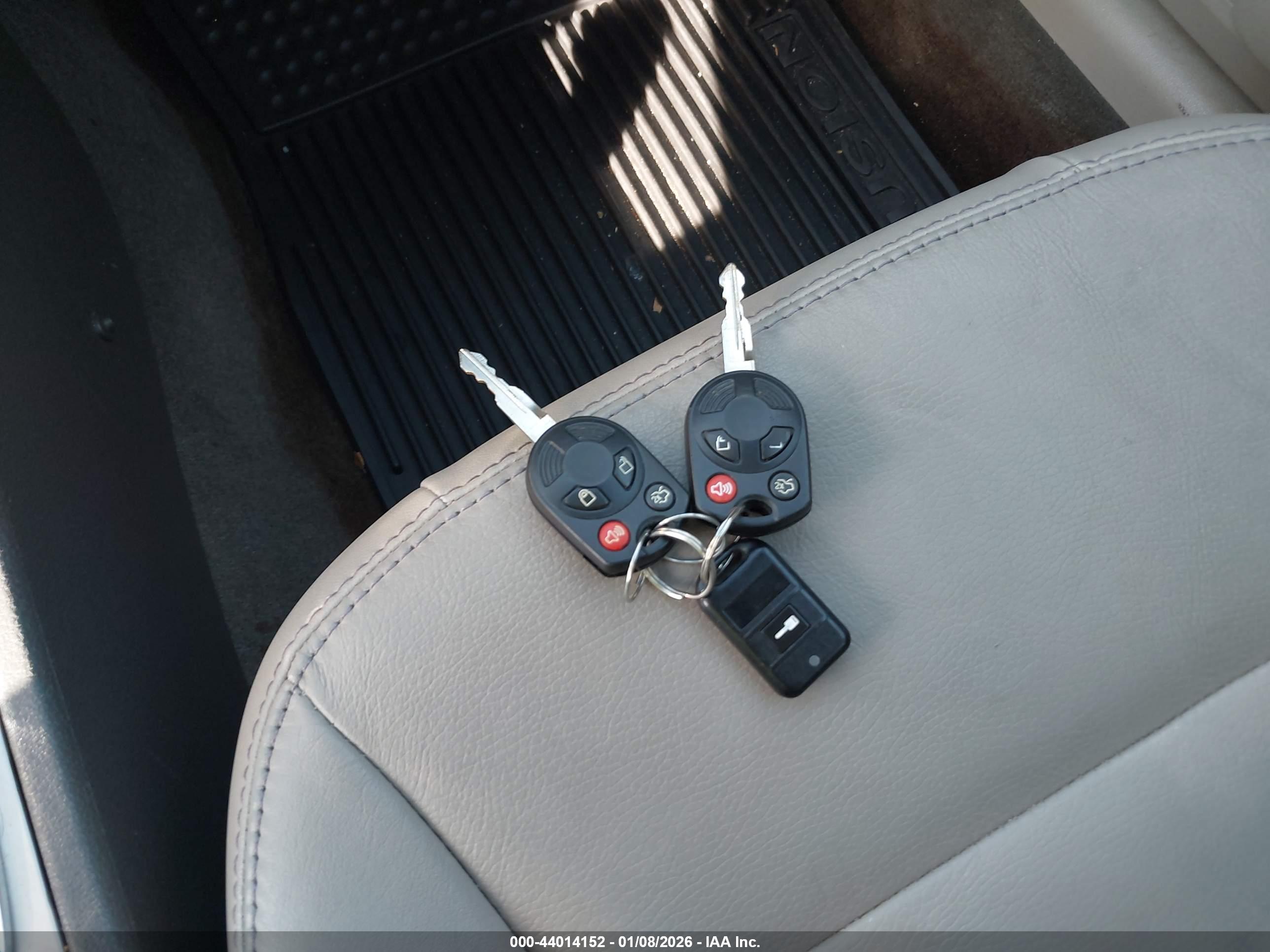 FORD FUSION image 11