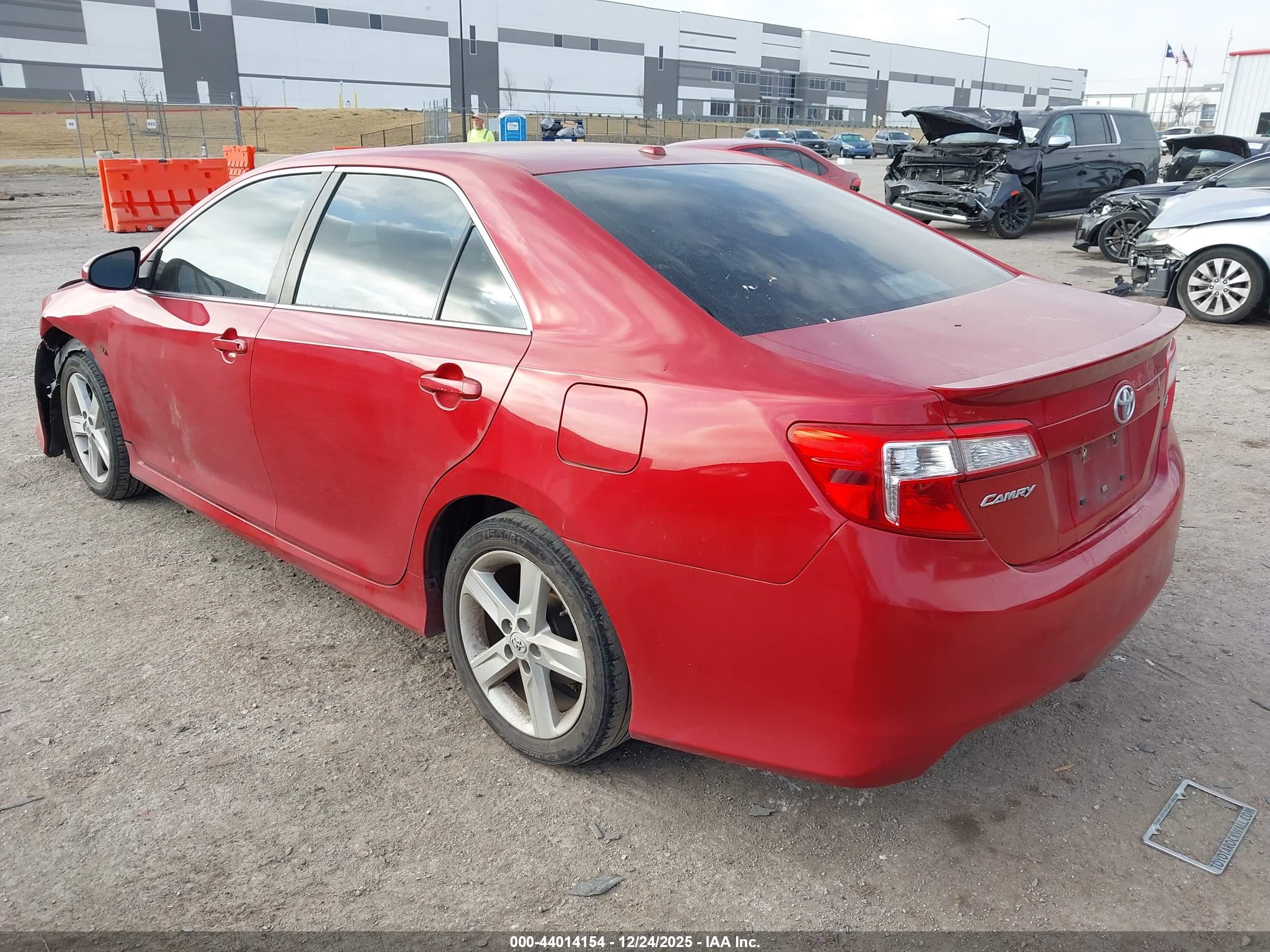 TOYOTA CAMRY image 3