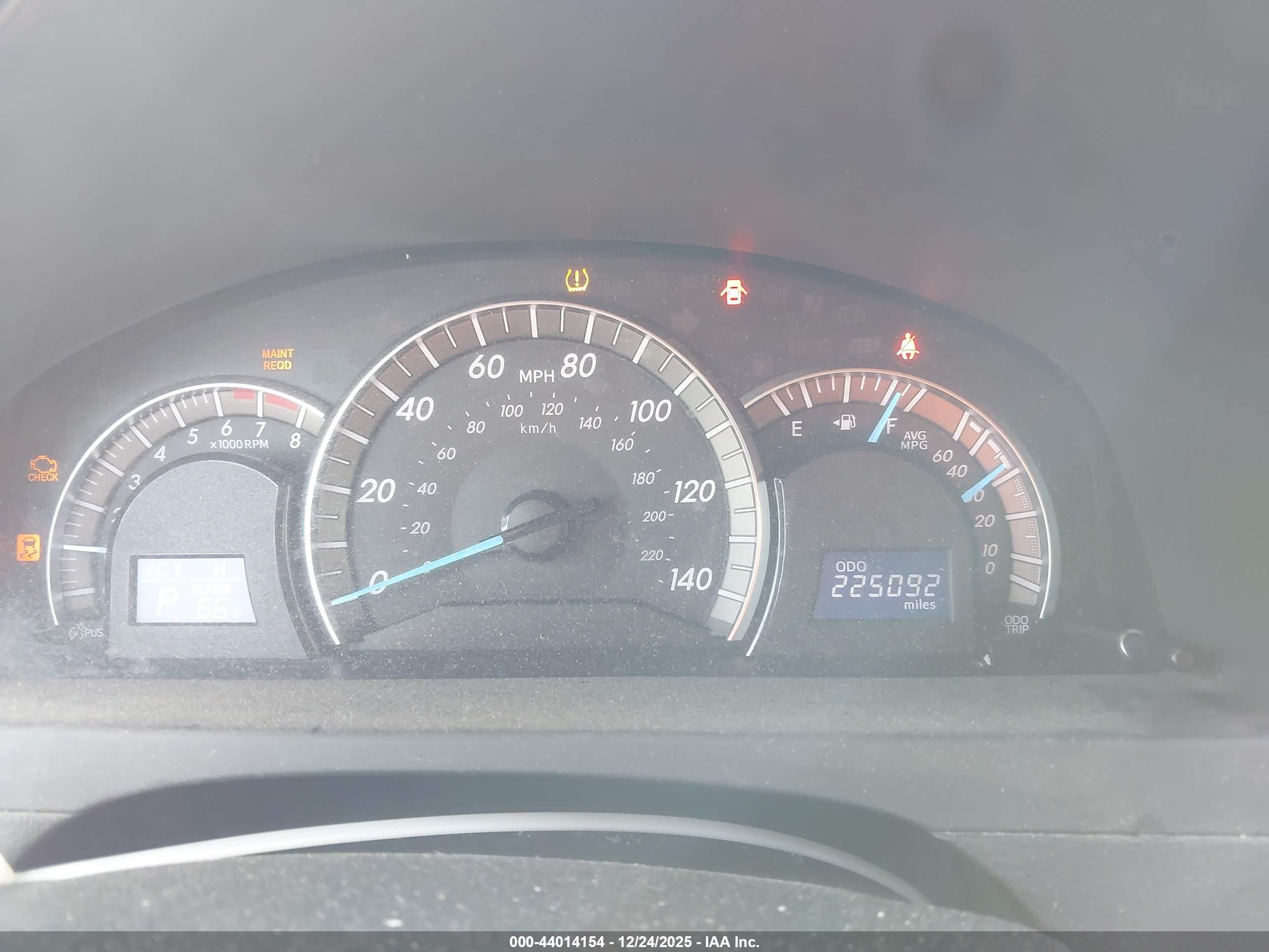 TOYOTA CAMRY image 7