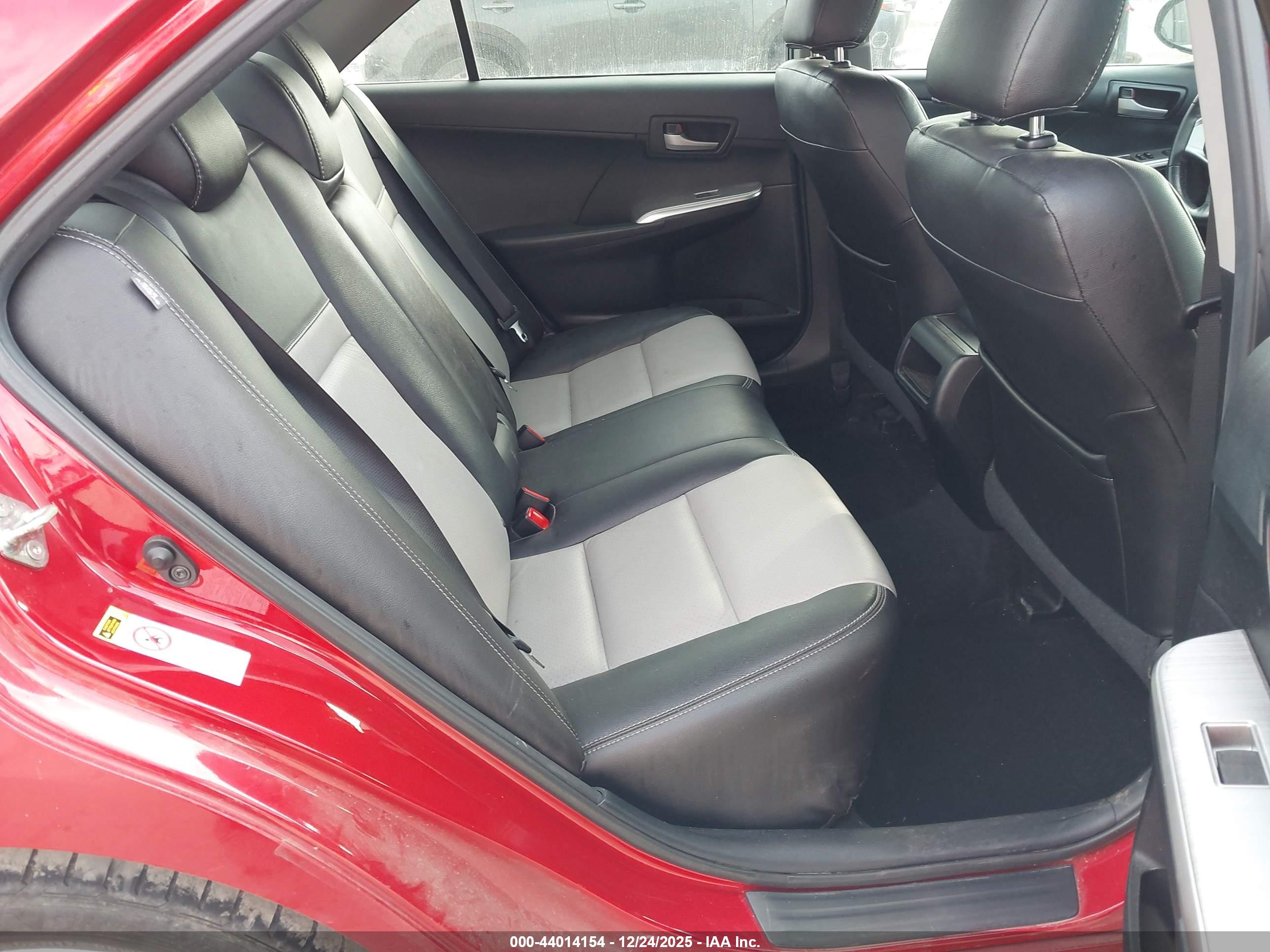 TOYOTA CAMRY image 8