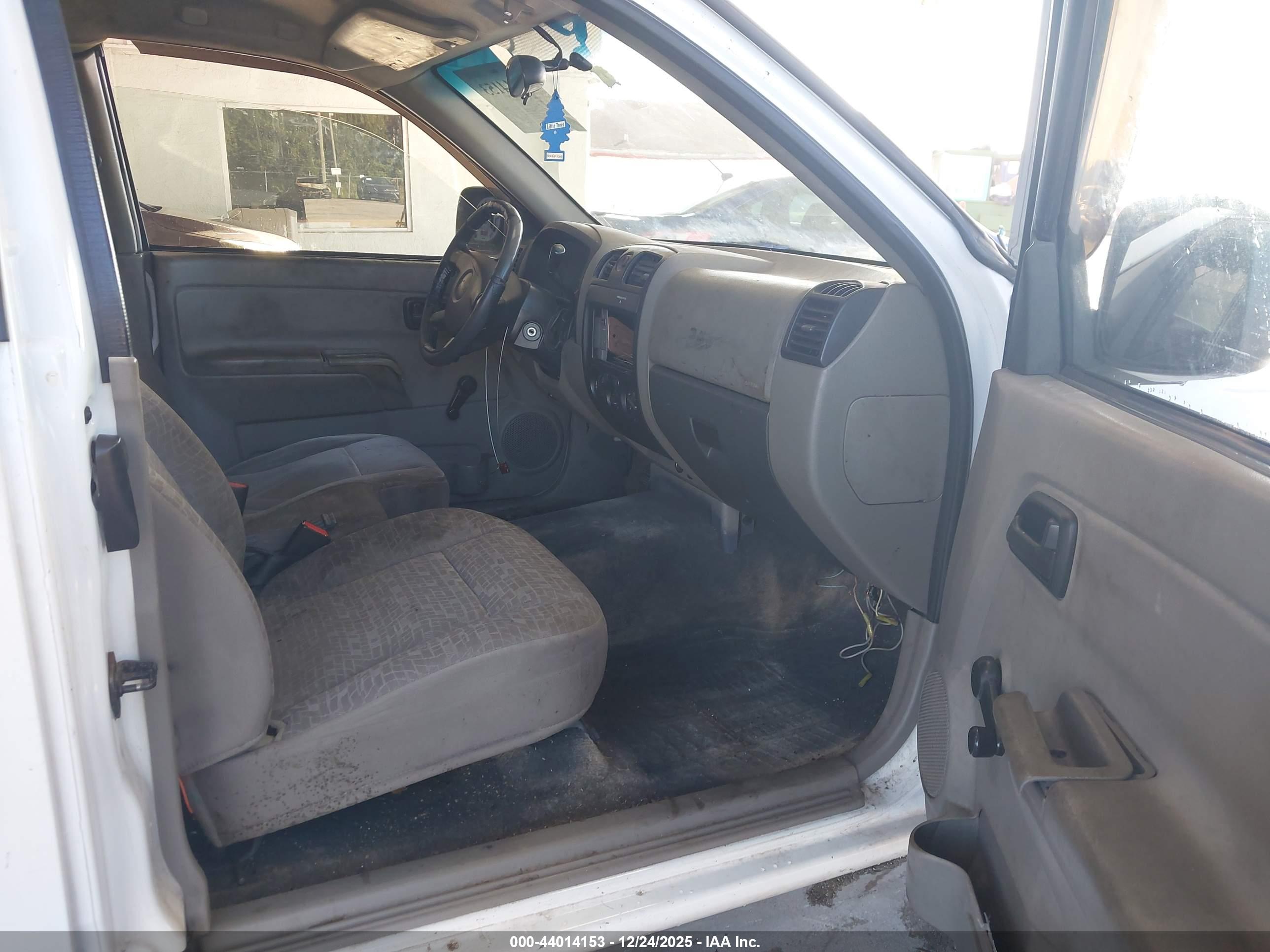 CHEVROLET COLORADO image 5