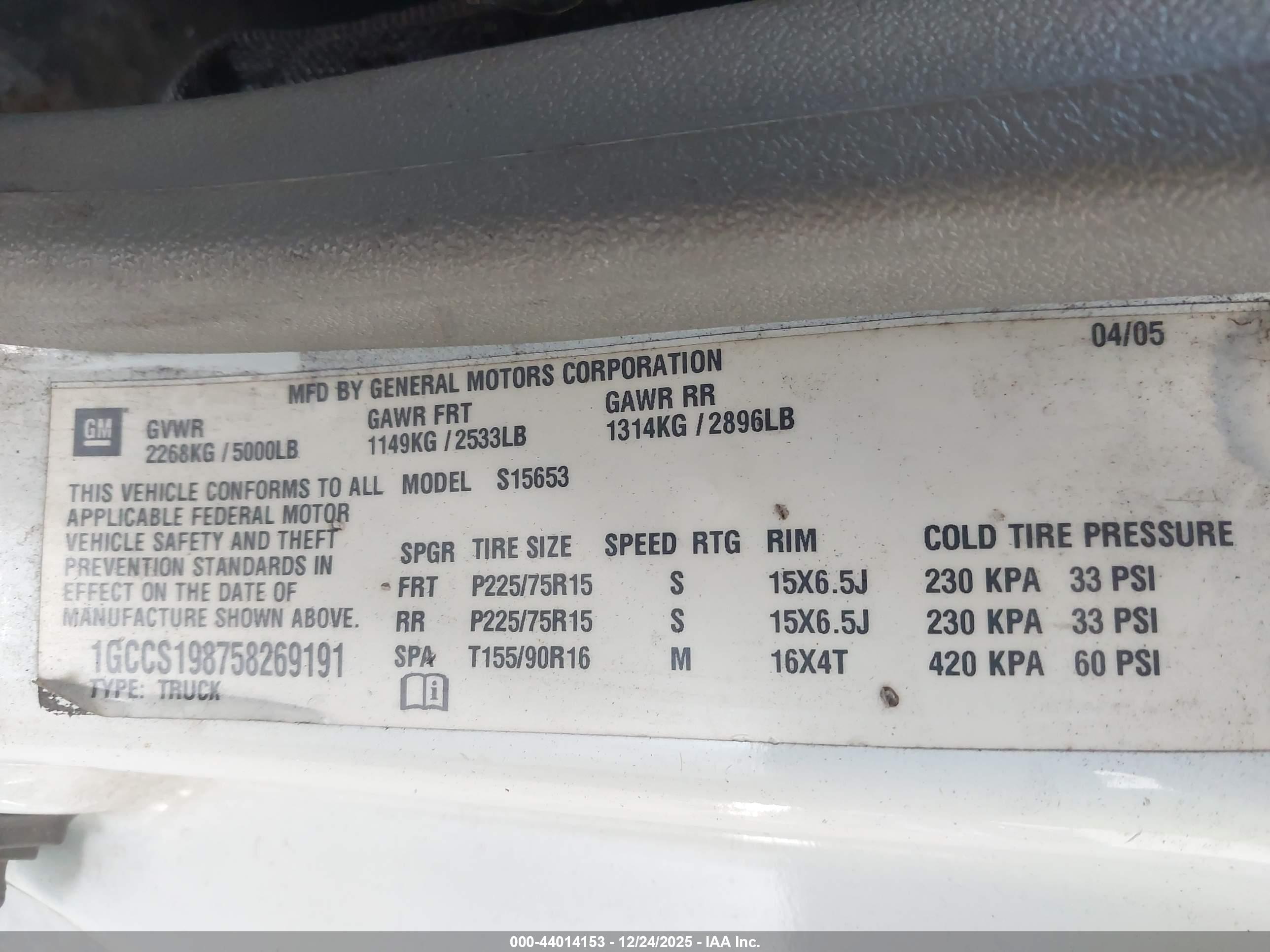 CHEVROLET COLORADO image 9