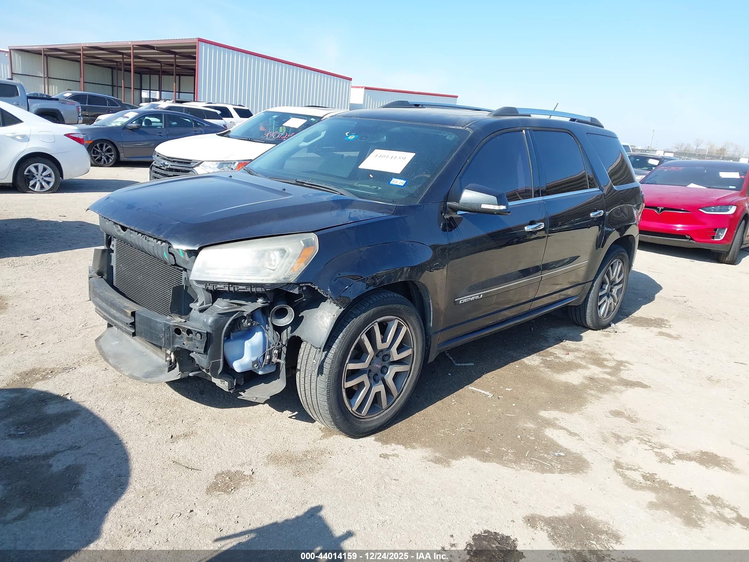 GMC ACADIA image 2