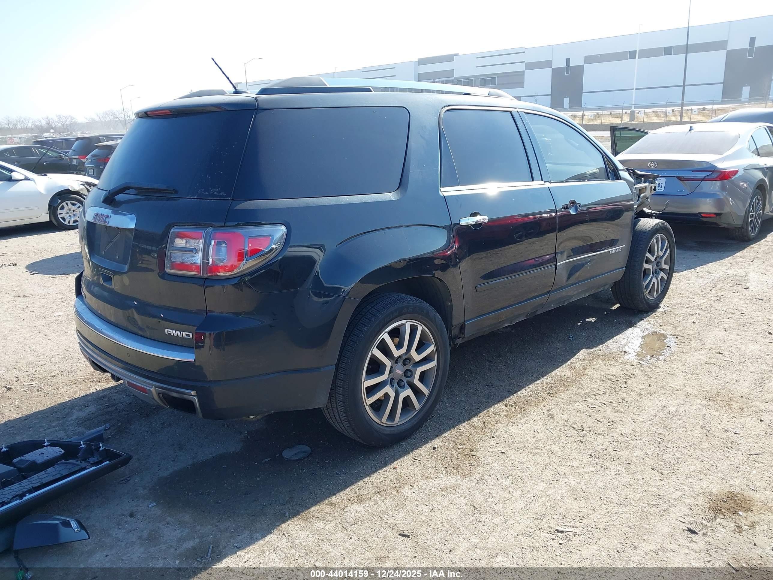 GMC ACADIA image 4